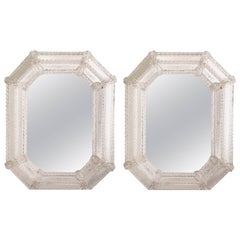 Deux miroirs octogonaux italiens modernes néoclassiques gravés en verre vénitien de Murano