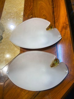 Dos apliques modernos italianos de cristal de Murano satinado artesanal de AV Mazzega