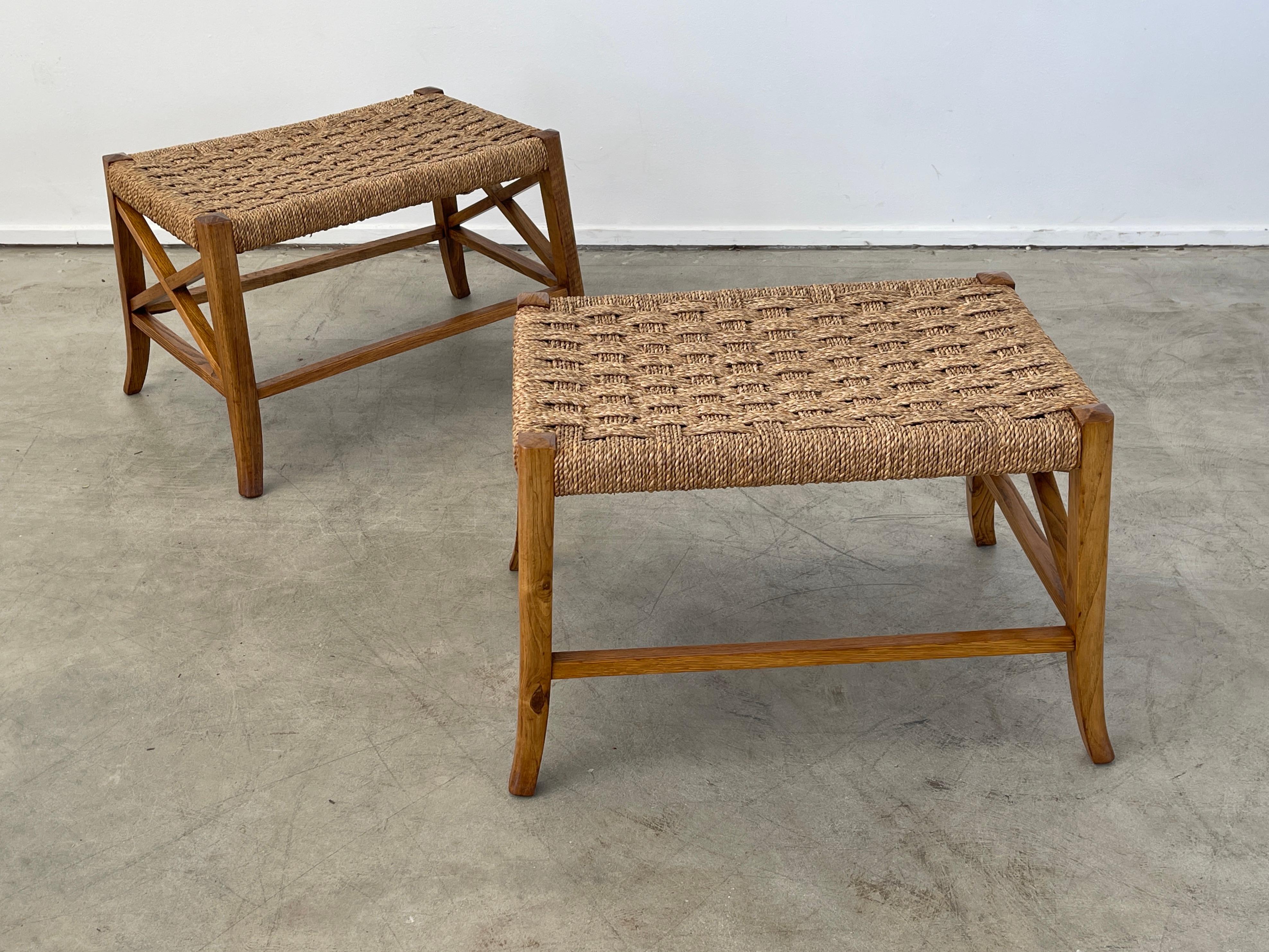 1950's Italian woven rushed foot stools with beautiful tapered legs and crossbar base.
Wonderful patina to wood.

Sold as a set.
