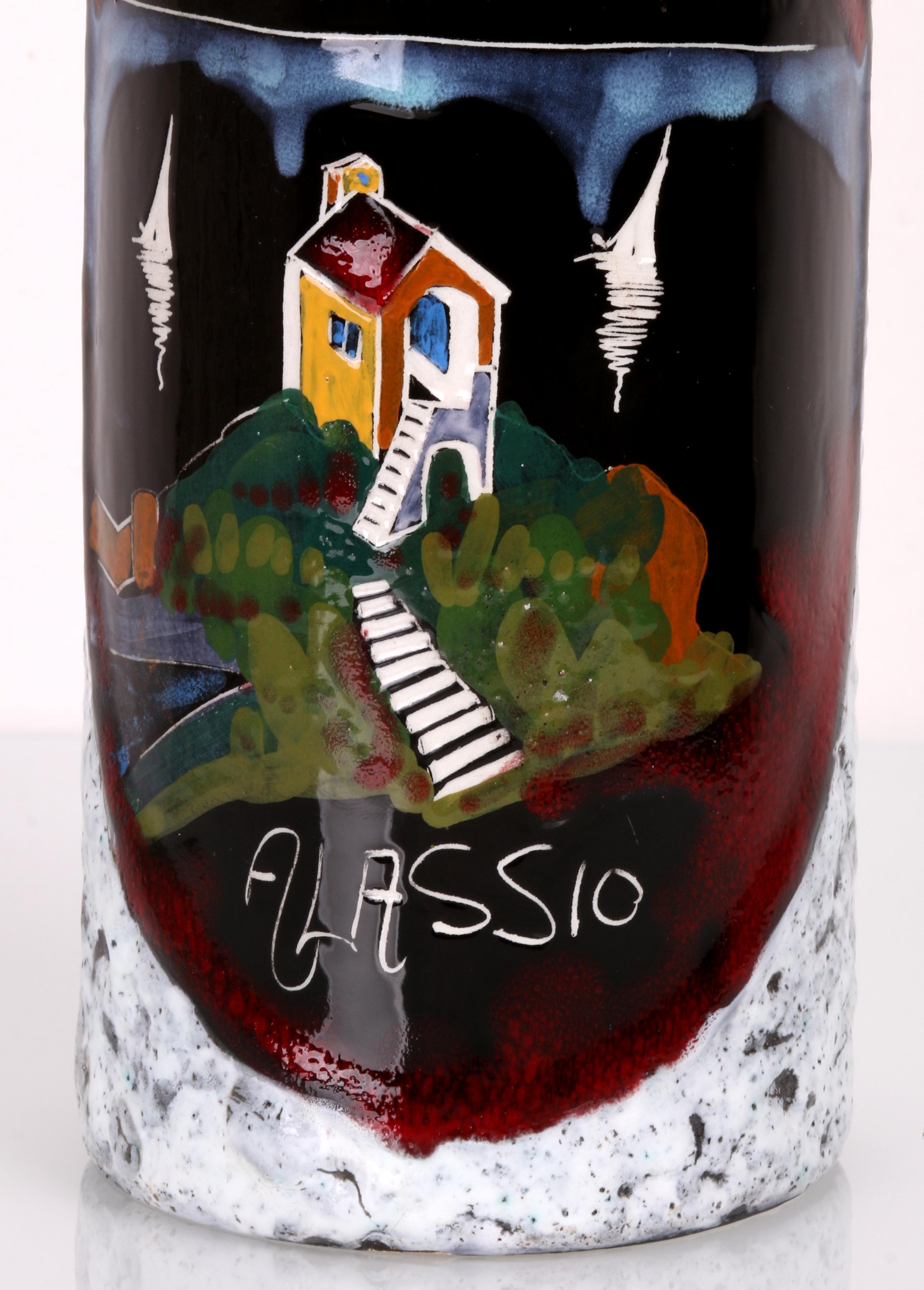 dos jarrones italianos esmalte de lava / pintura esmaltada motivo años 60 Alassio y San Marino Hecho a mano en venta