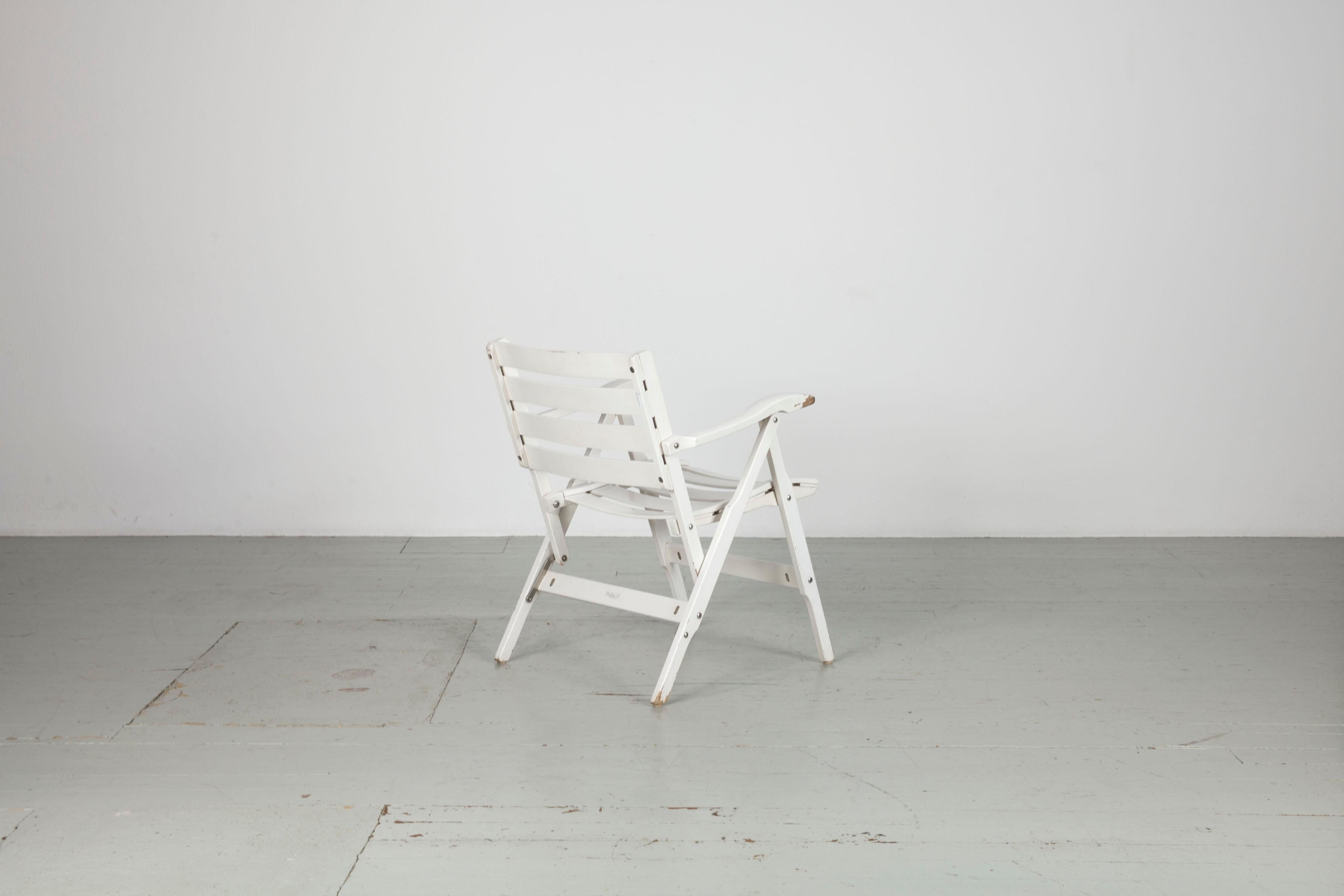 Two Italian white folding garden chairs, by Fratelli Reguitti from the 1950s In Good Condition For Sale In Wolfurt, AT