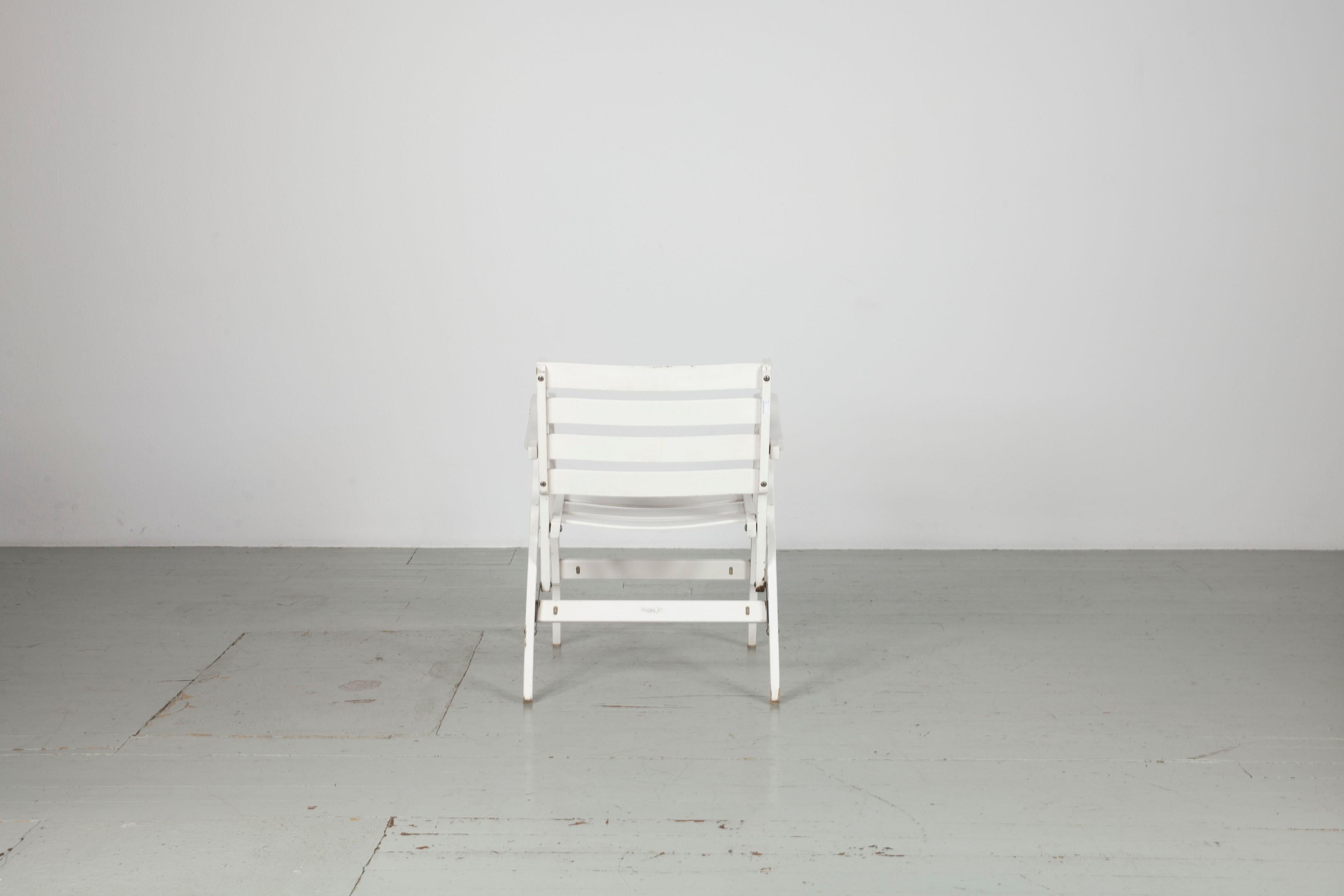 Late 20th Century Two Italian white folding garden chairs, by Fratelli Reguitti from the 1950s For Sale