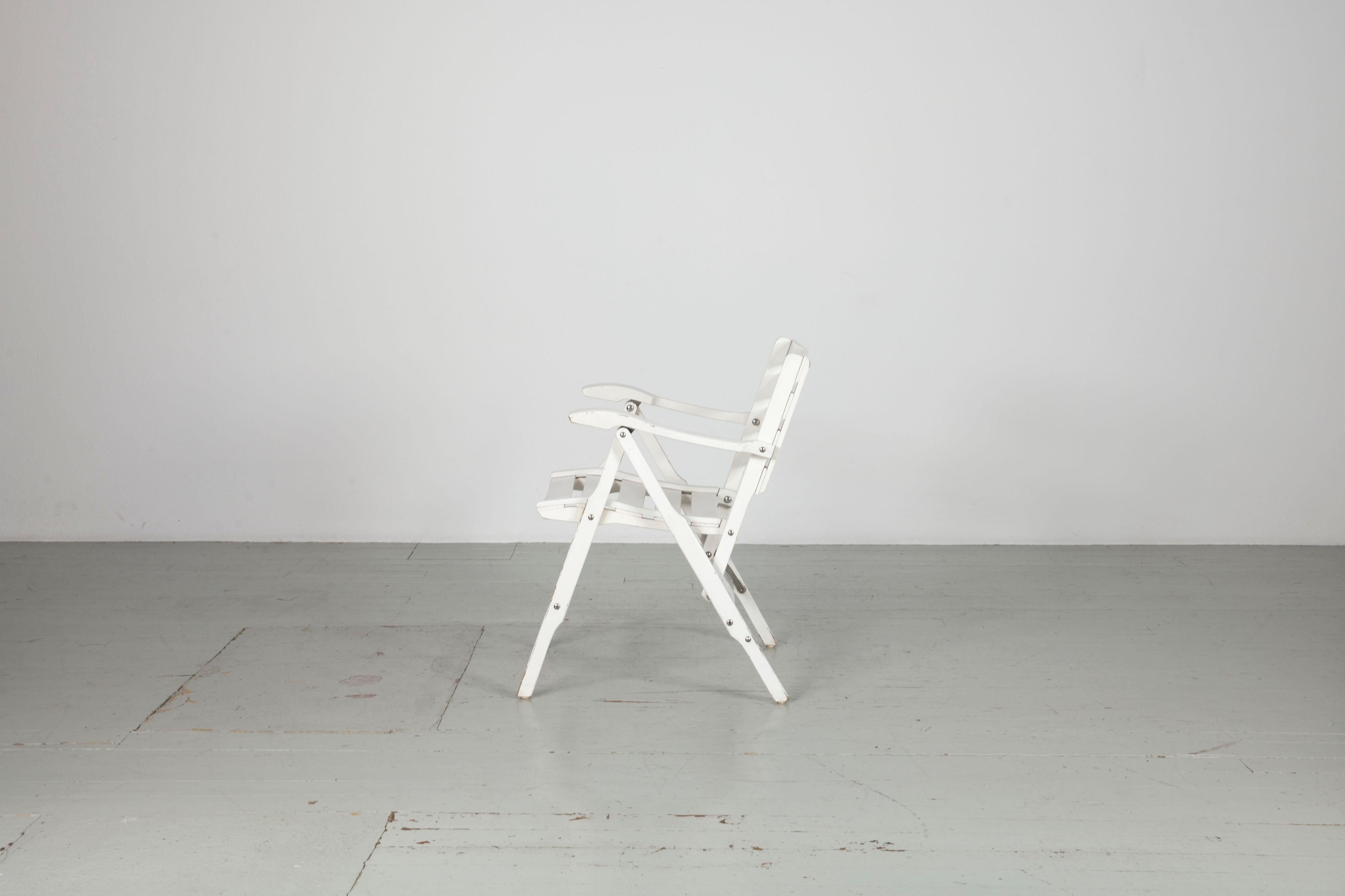 Two Italian white folding garden chairs, by Fratelli Reguitti from the 1950s For Sale 1