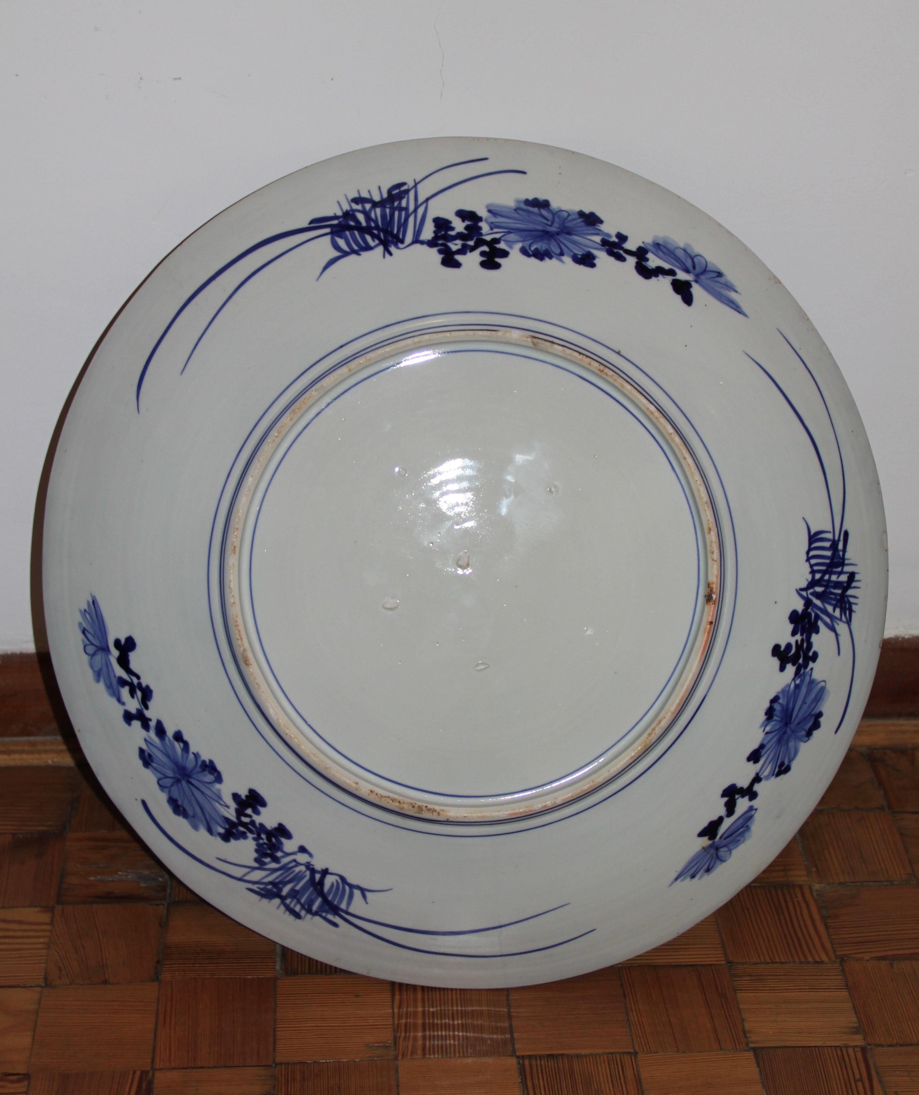 Two Japanese Blue and White Plates, End of the 19th Century For Sale 2