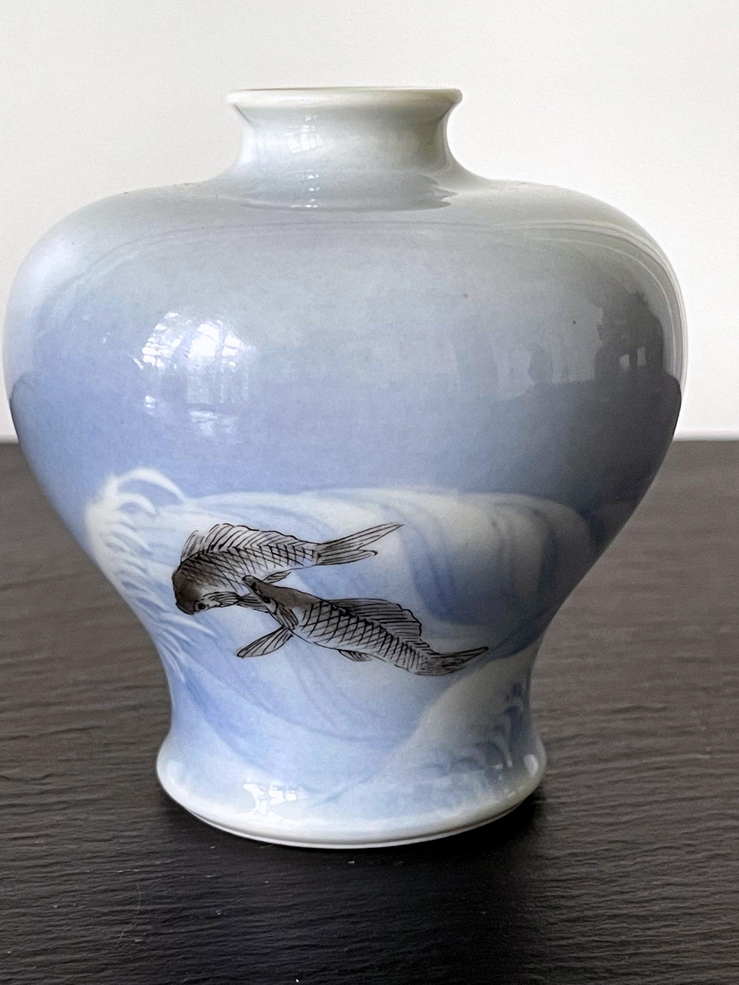 One of The Two Japanese Ceramic Vases Makuzu Kozan Meiji Period For Sale 1