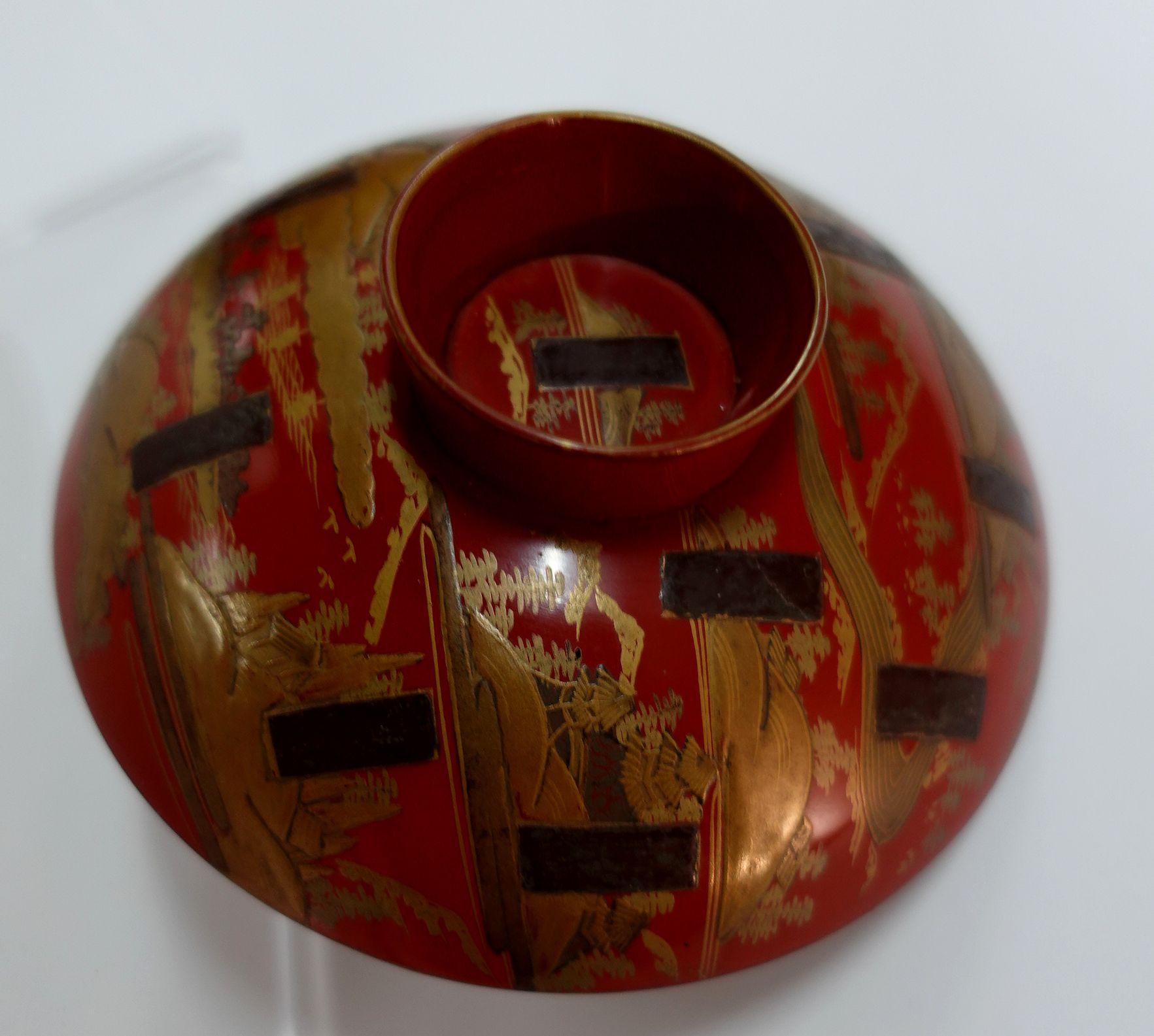 Two Japanese Lacquered Sake Cups Meiji Period For Sale 10