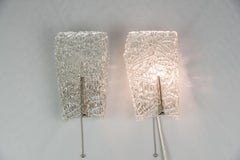Deux appliques J.T. Kalmar avec verre texturé et pièces en nickel:: circa 1950s