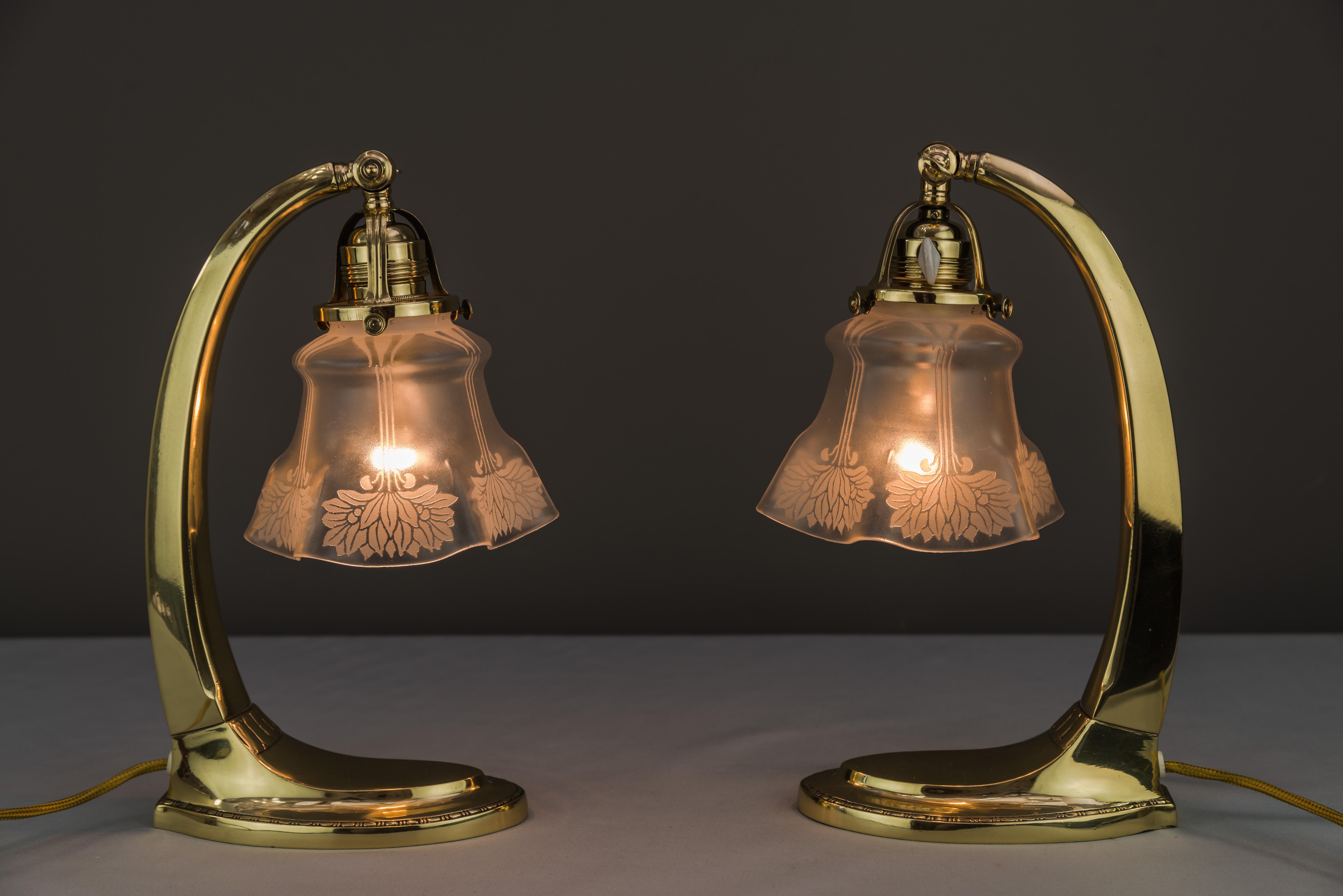 Deux lampes de bureau Jugendstil de 1907 avec abat-jours en verre d'origine 3