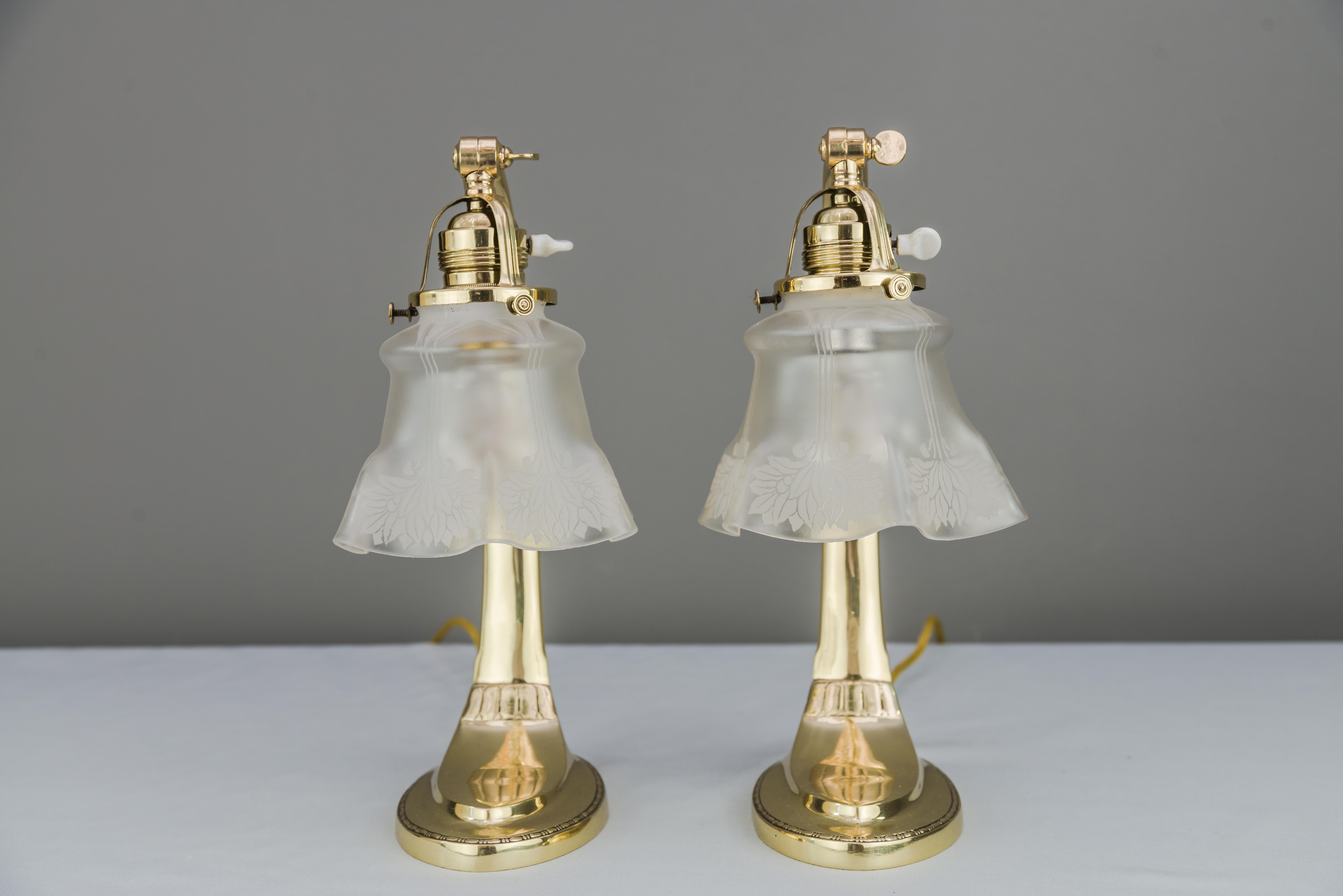 Deux lampes de bureau Jugendstil de 1907 avec abat-jours en verre d'origine 9
