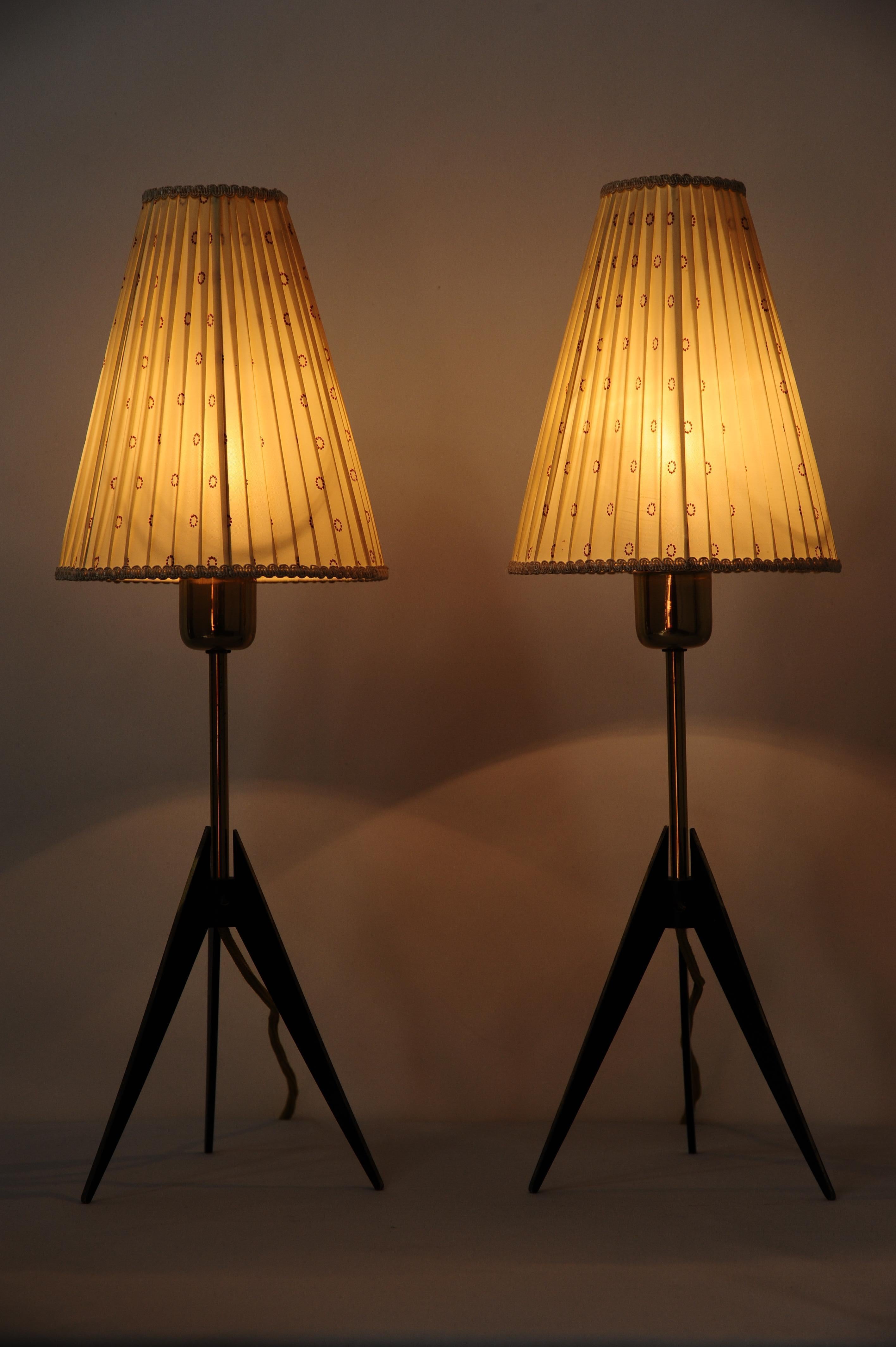 Two Kalmar table lamps, circa 1950s
Original condition
Original shades.