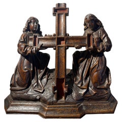 Zwei kniende Engel, die das Kreuz stützen. Südliche Niederlande, um 1500-1520.