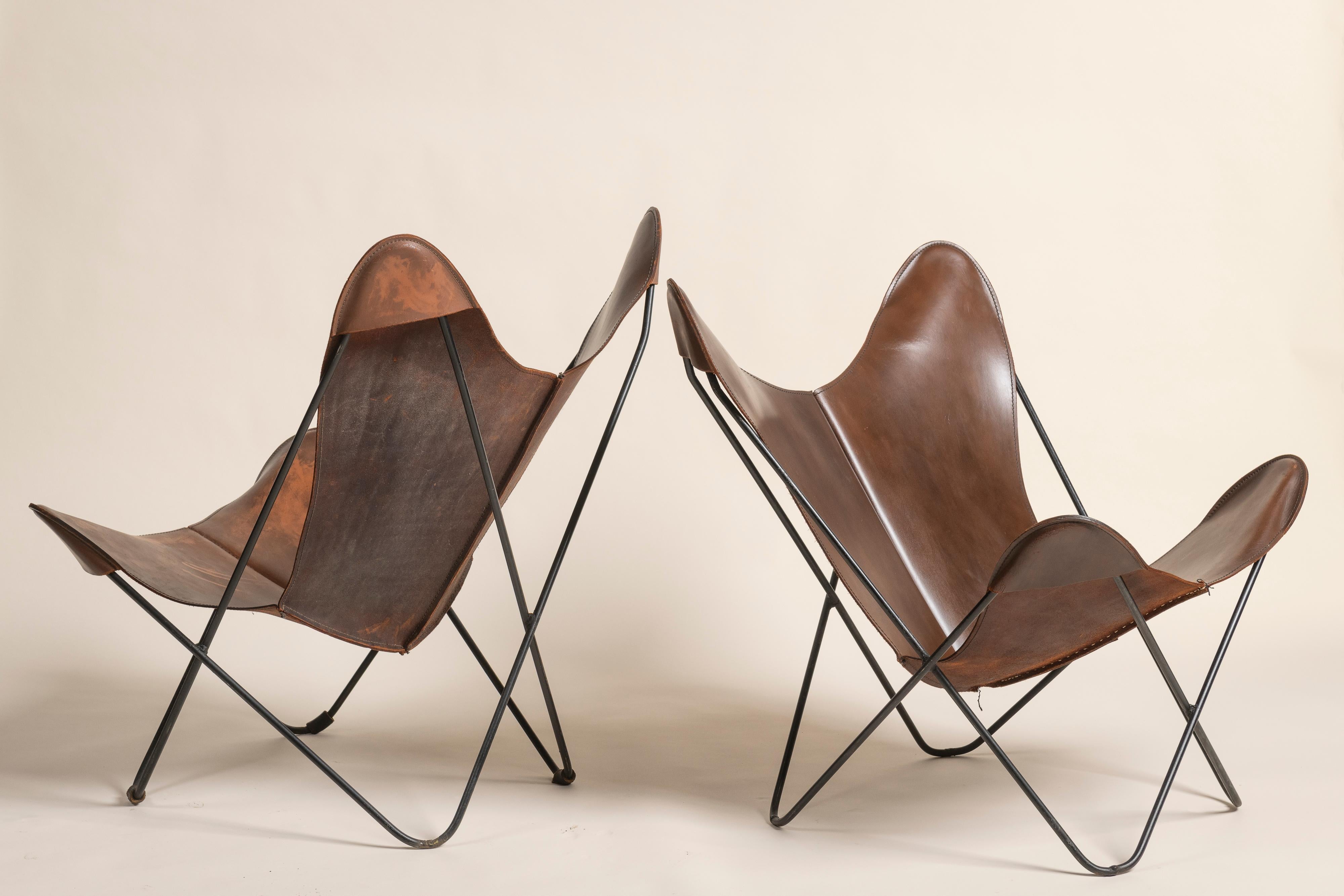 Deux chaises Knoll papillon en cuir cognac en vente 3