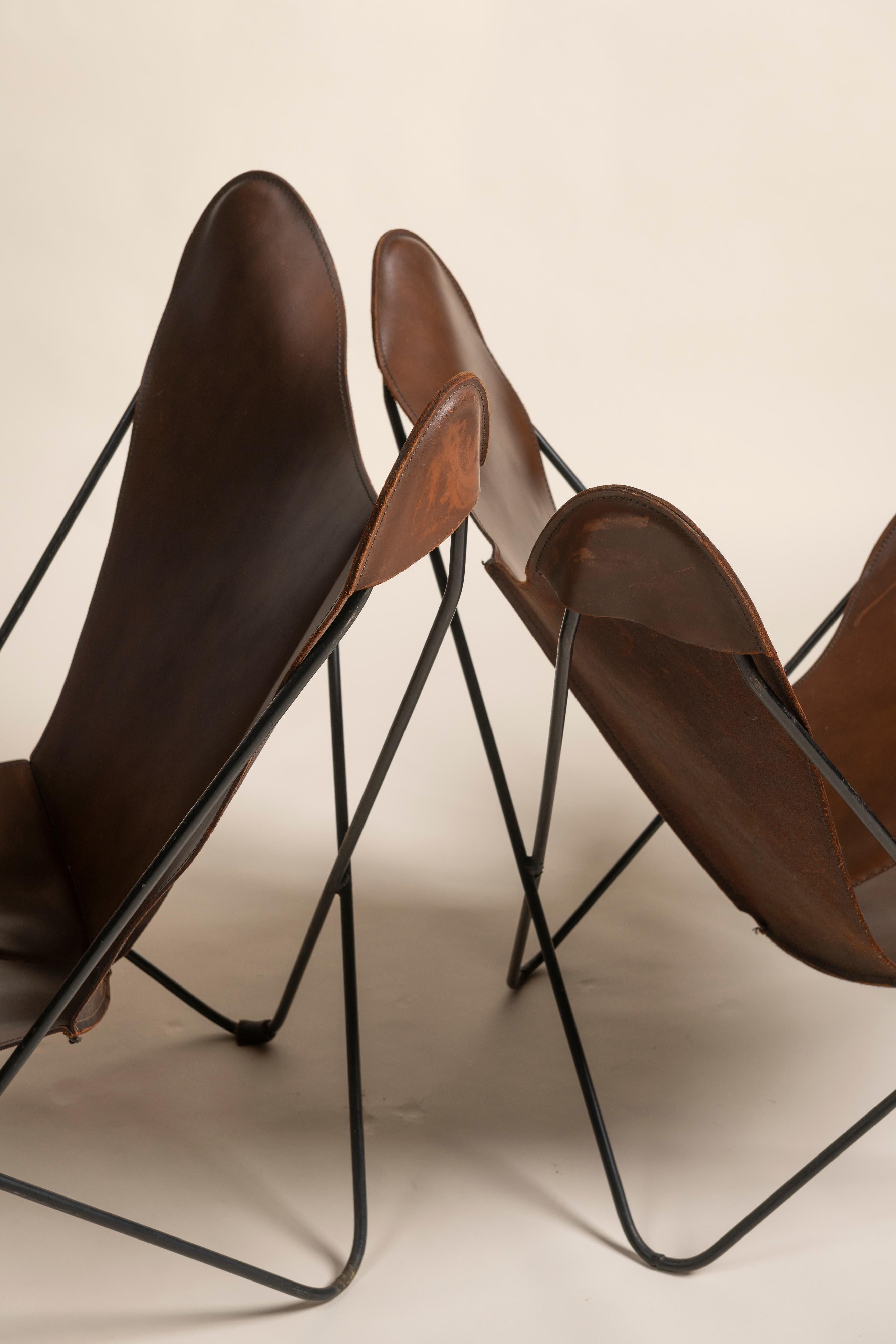 Deux chaises Knoll papillon en cuir cognac en vente 5