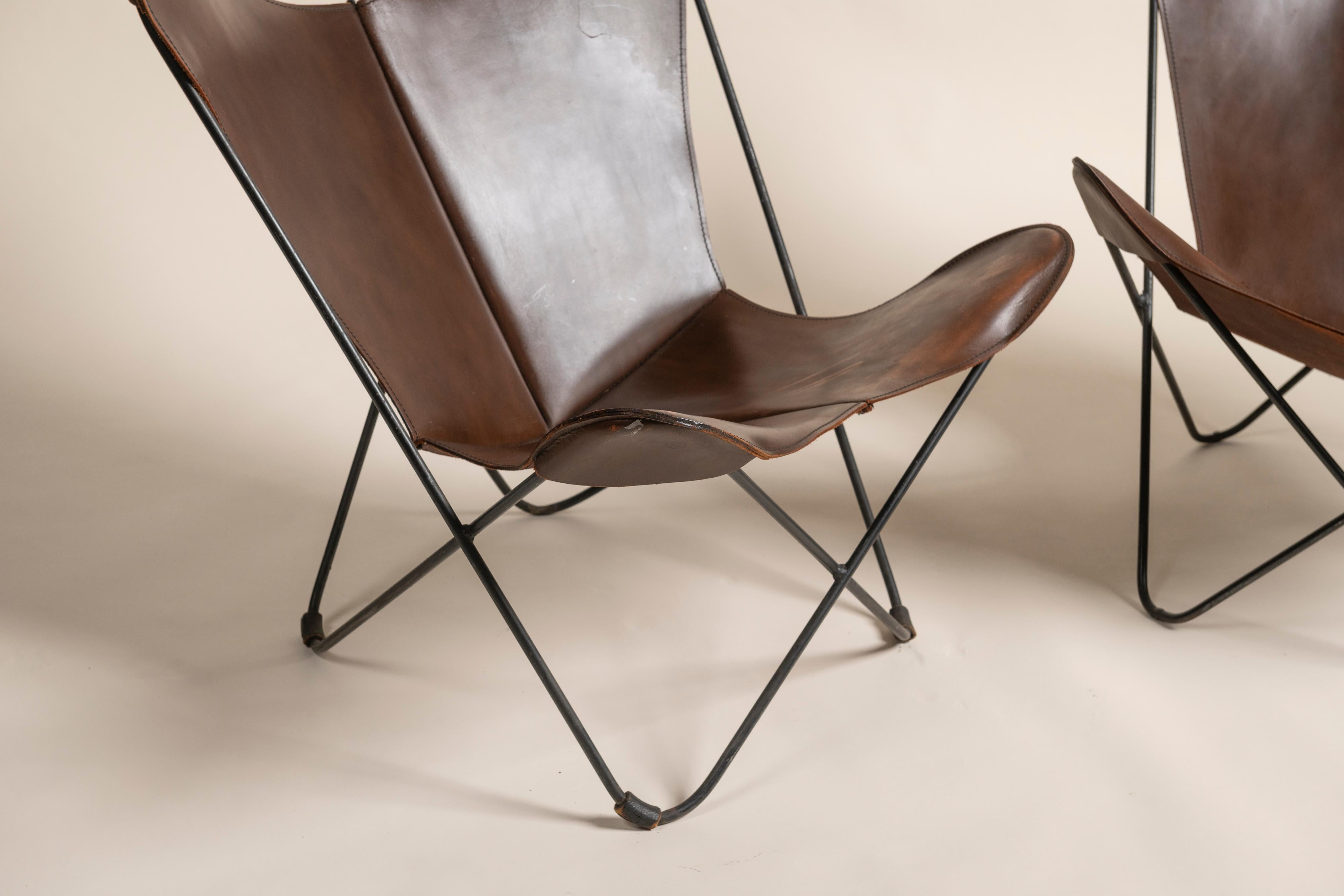Deux chaises Knoll papillon en cuir cognac en vente 12