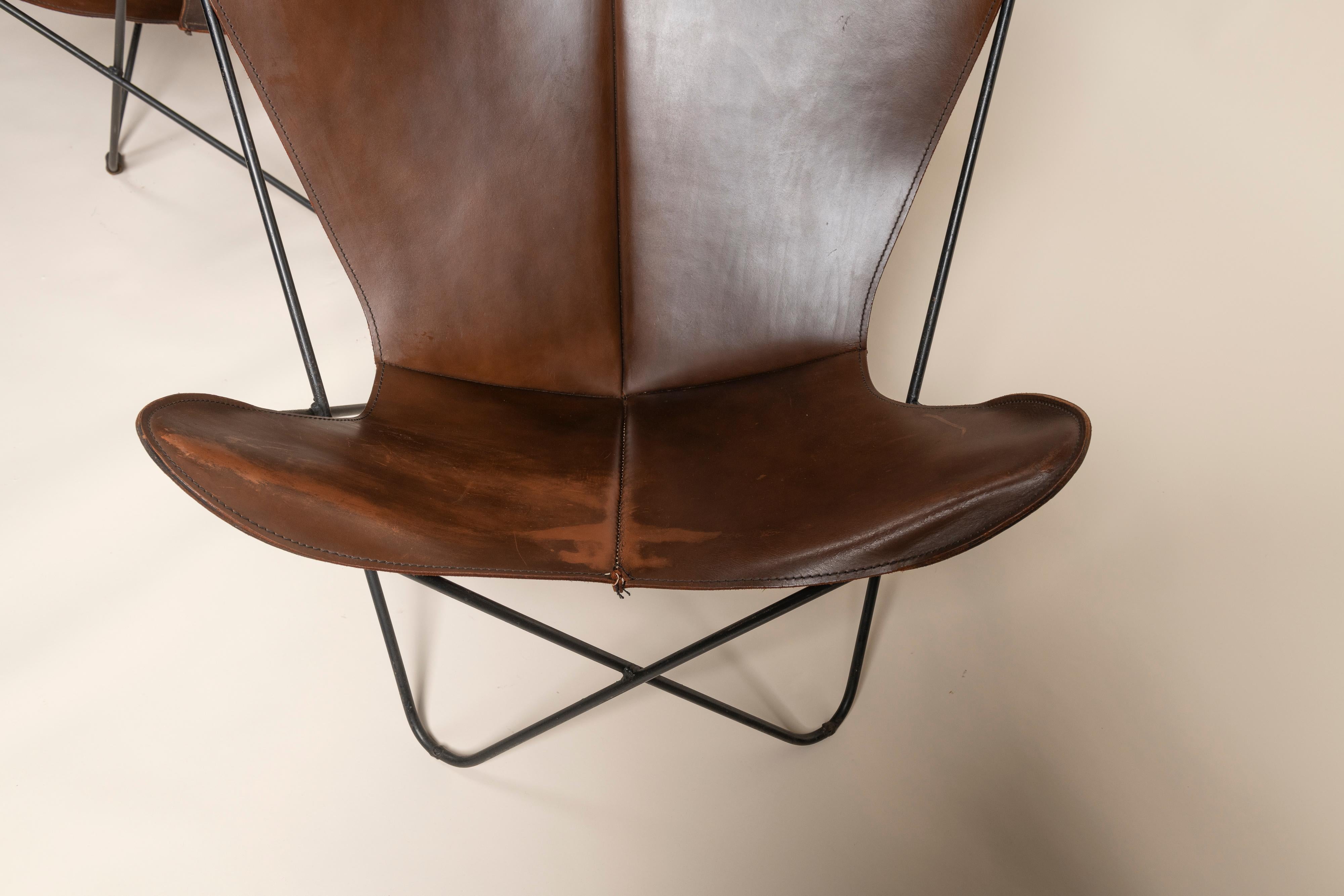 Métal Deux chaises Knoll papillon en cuir cognac en vente