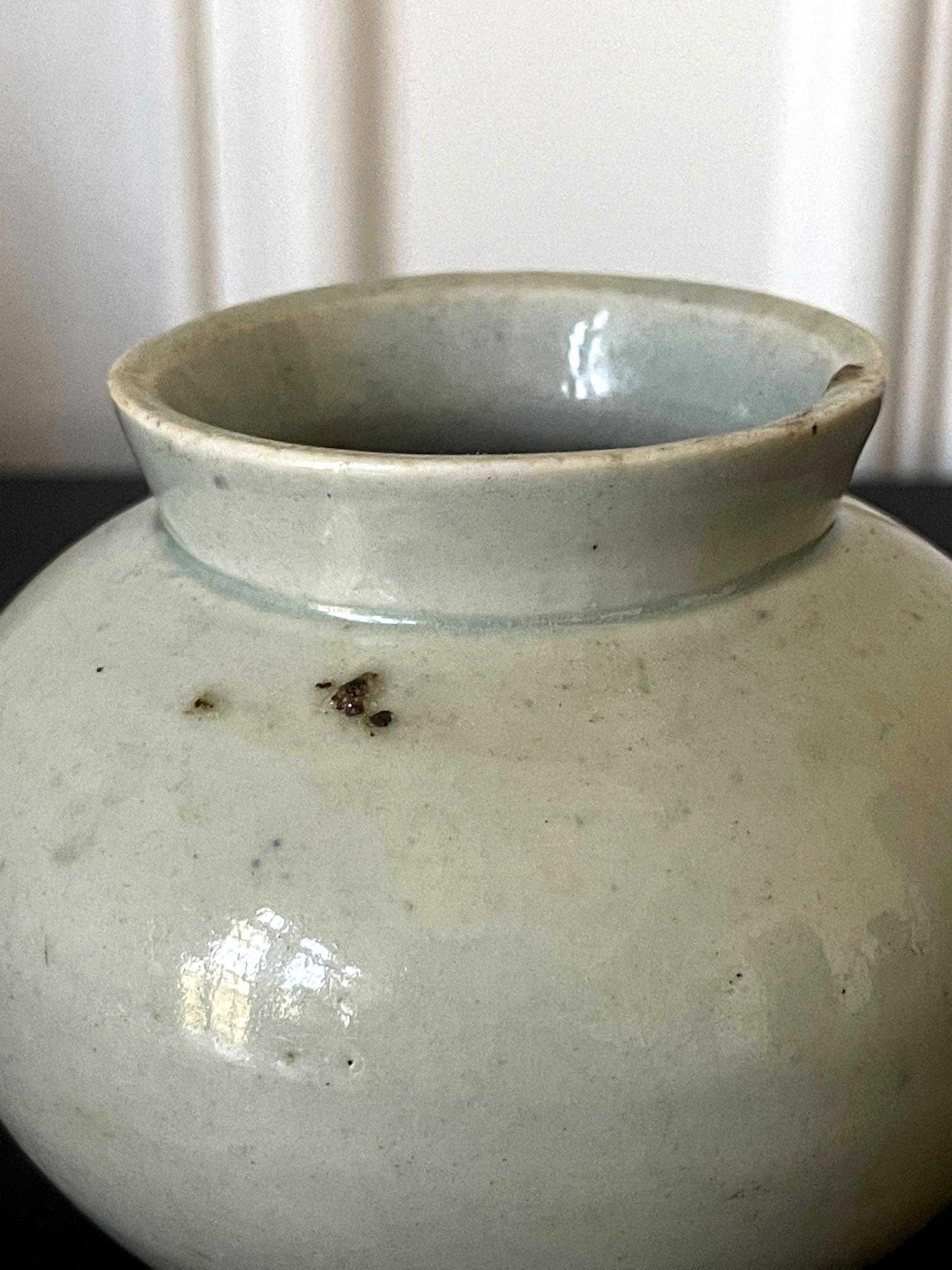 Two Korean White Ceramic Jars Joseon Dynasty For Sale 7