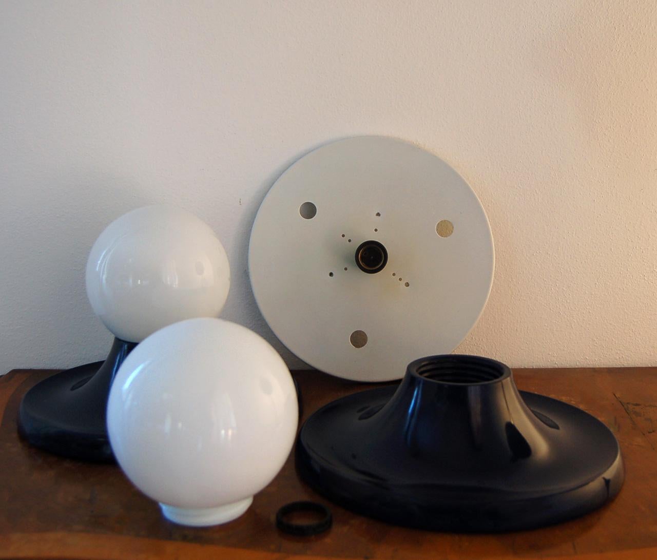 Two Lamps 'Light Ball' by Achille and Pier Giacomo Castiglioni for Flos In Good Condition In Montecatini Terme, IT