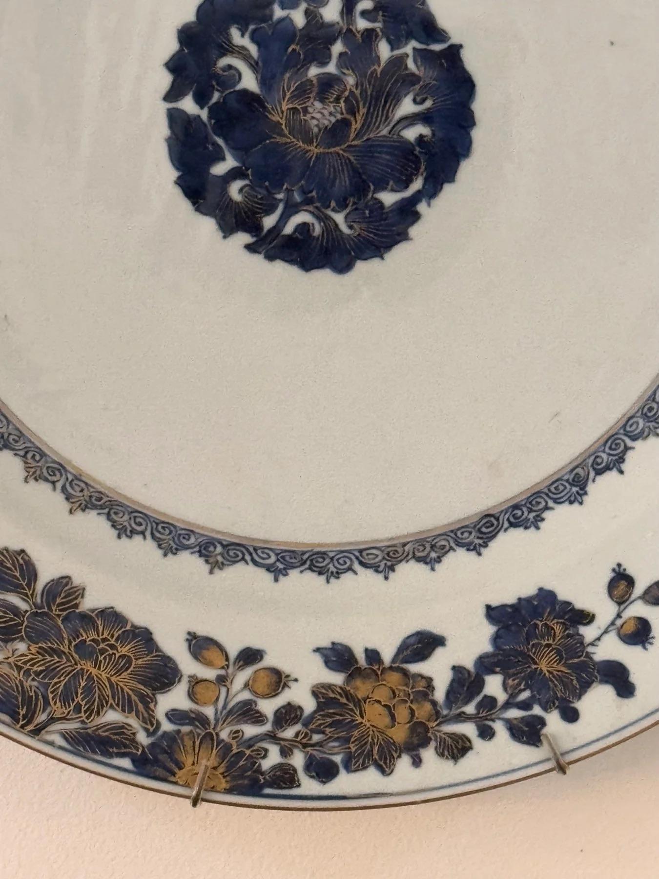 Ceramica Due grandi caricatori in porcellana cinese da esportazione del XVIII secolo in vendita
