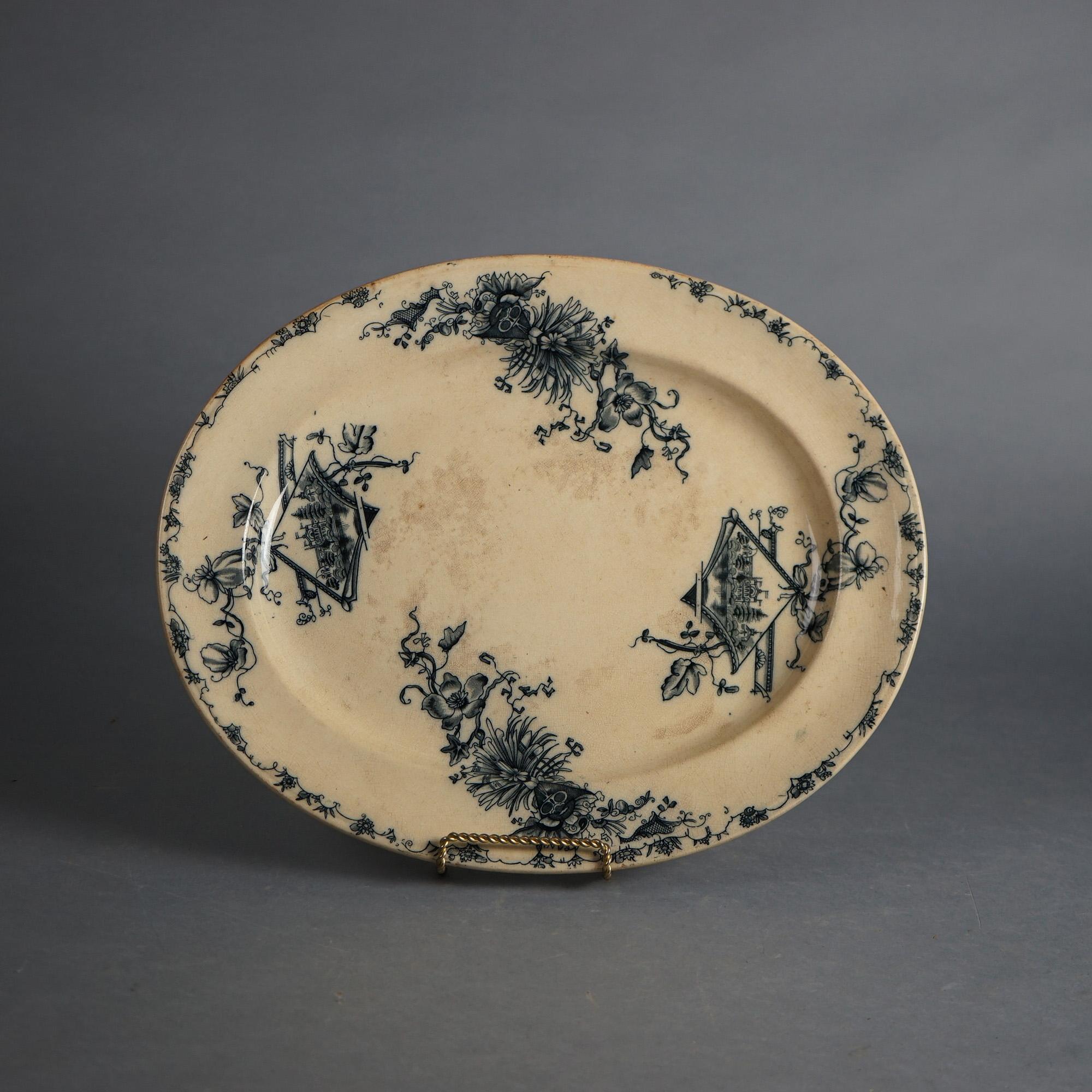 Dos Grandes Platos Antiguos de Porcelana China de Exportación de la Escuela de Cantón C1900 en Bueno estado para la venta en Big Flats, NY