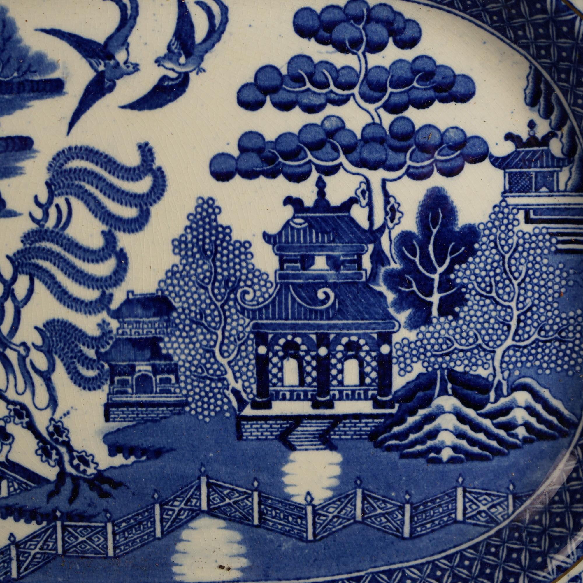 Dos Grandes Platos Antiguos de Porcelana China de Exportación de la Escuela de Cantón C1900 en venta 3