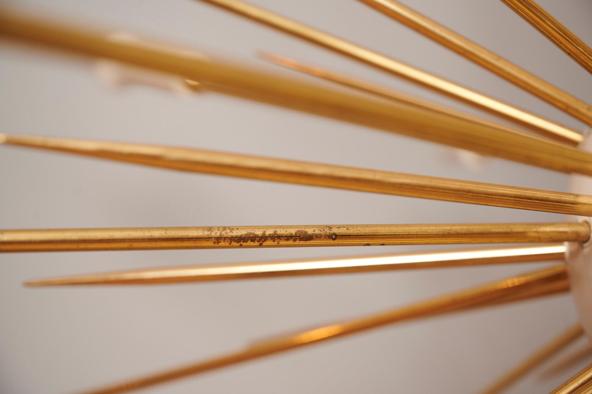 Fine XX secolo Spettacolare lampadario Sputnik in ottone di grandi dimensioni in vendita