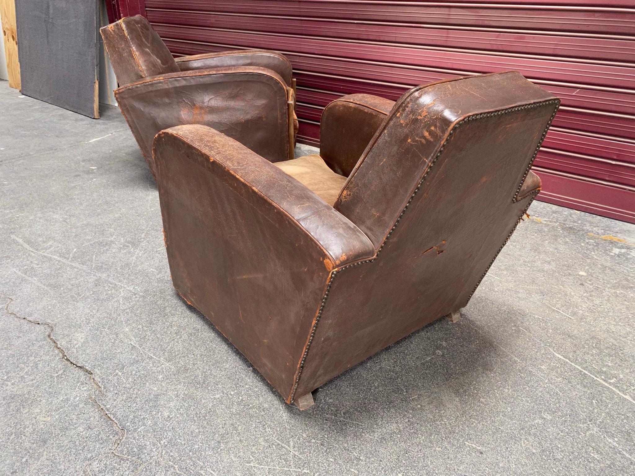 Two Large Elegant Art Deco Armchairs Covered in Leather, Sled Base, circa 1930 For Sale 5