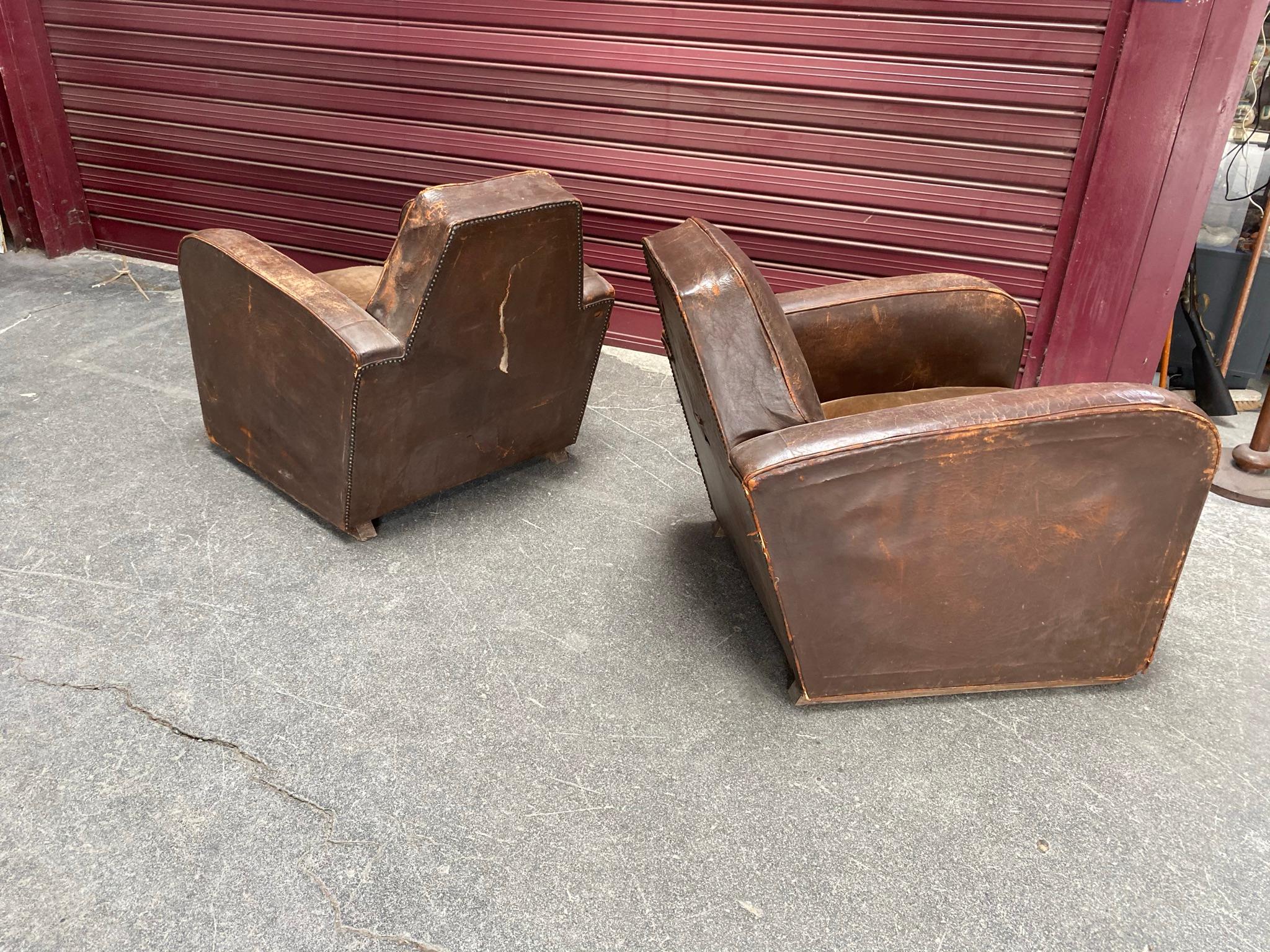 Two Large Elegant Art Deco Armchairs Covered in Leather, Sled Base, circa 1930 For Sale 7