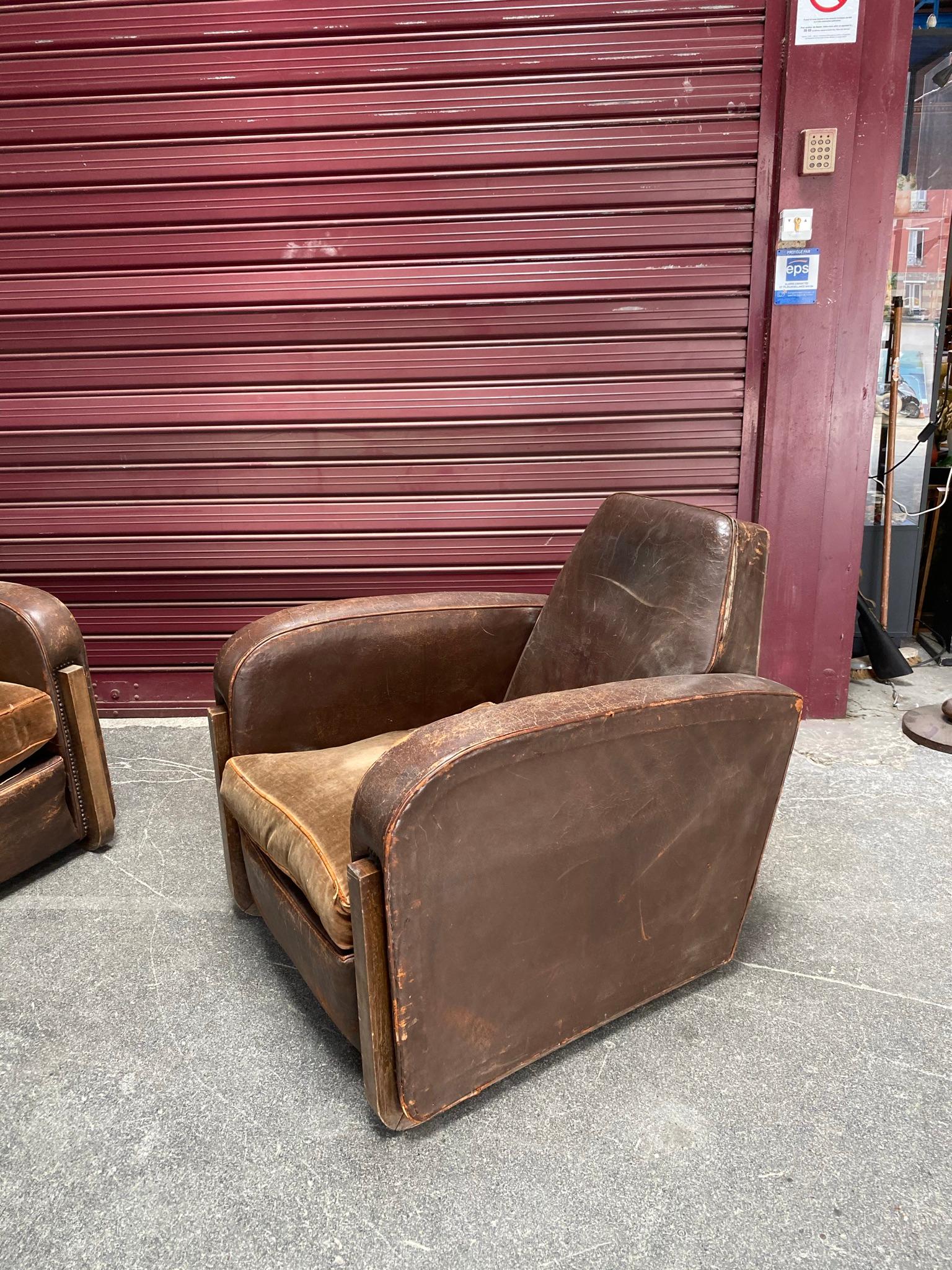 Mid-20th Century Two Large Elegant Art Deco Armchairs Covered in Leather, Sled Base, circa 1930 For Sale