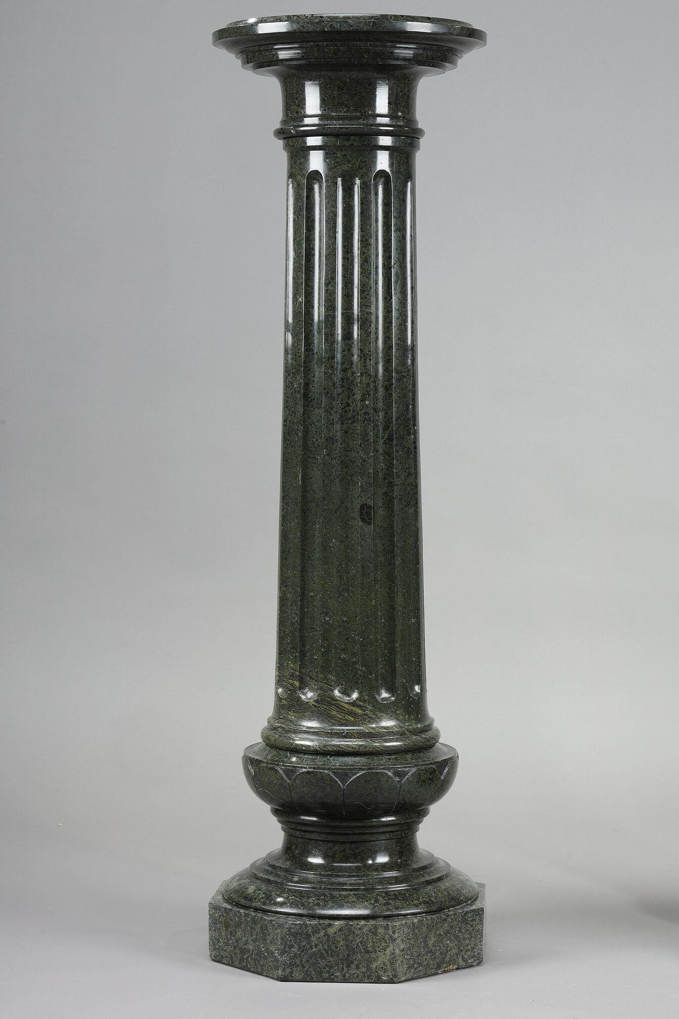 Two large fluted green marble columns For Sale 1