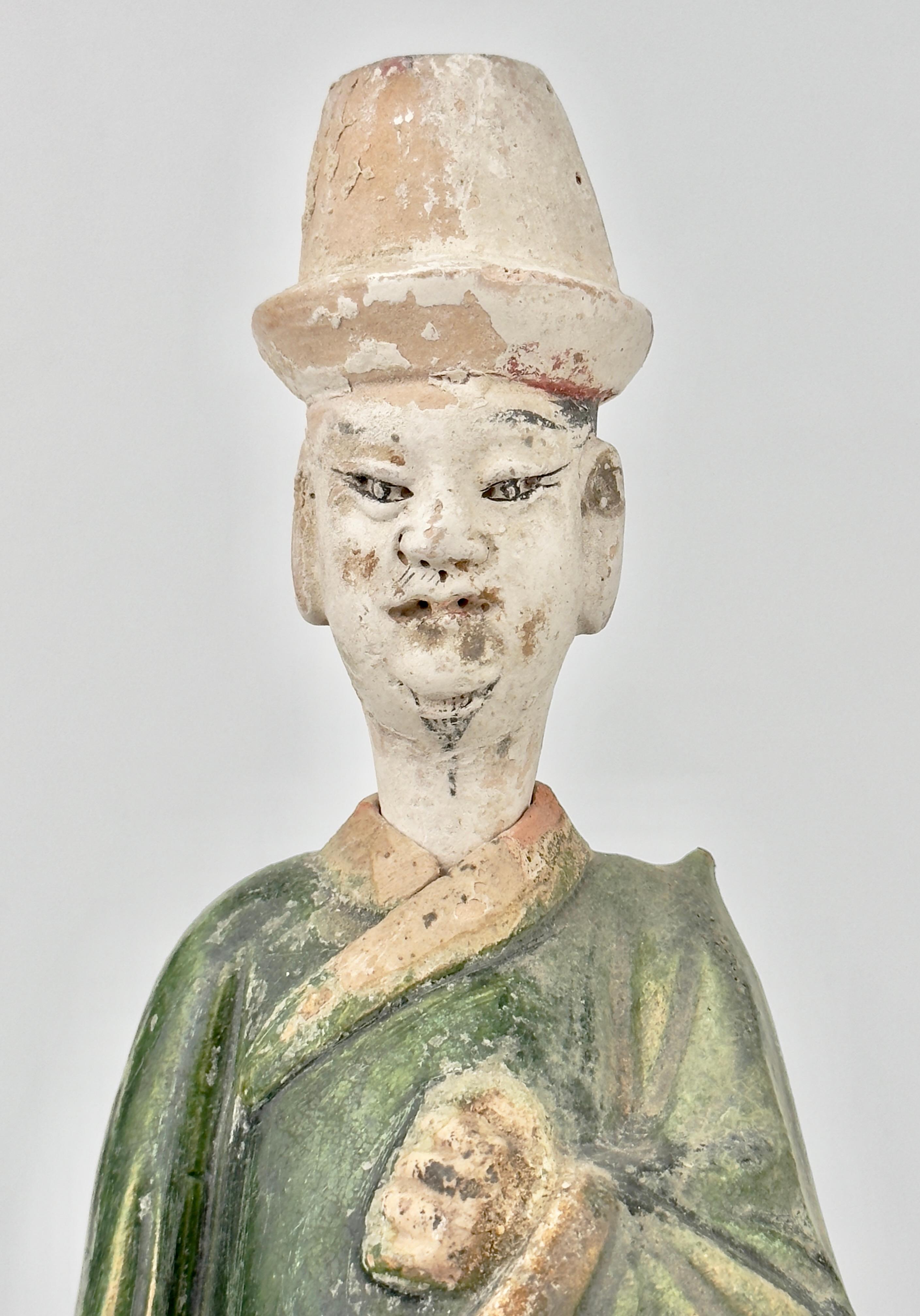 Two Large green glazed figures, Ming Period (1368-1644) For Sale 3