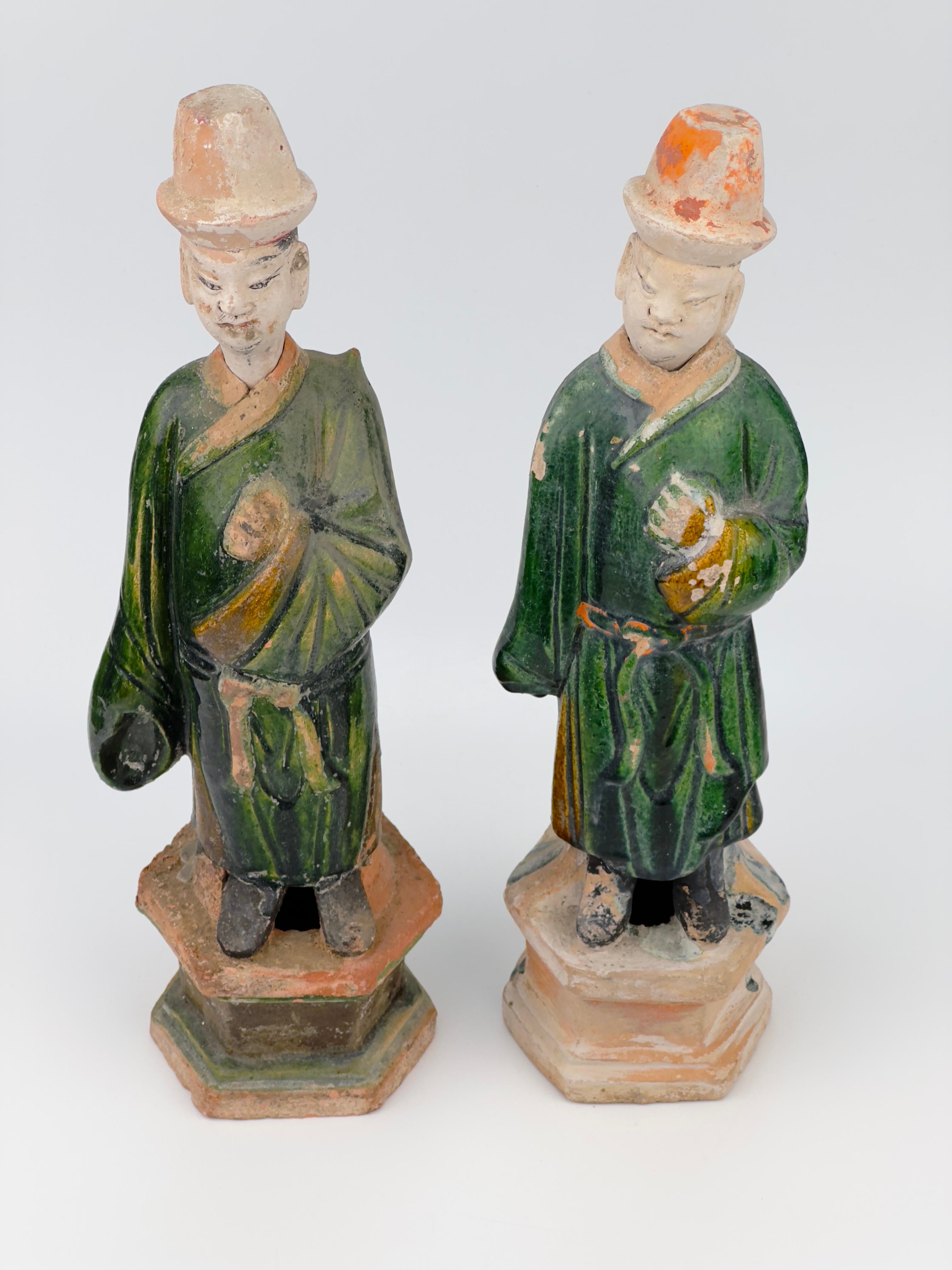 Two Large green glazed figures, Ming Period (1368-1644) In Good Condition For Sale In seoul, KR
