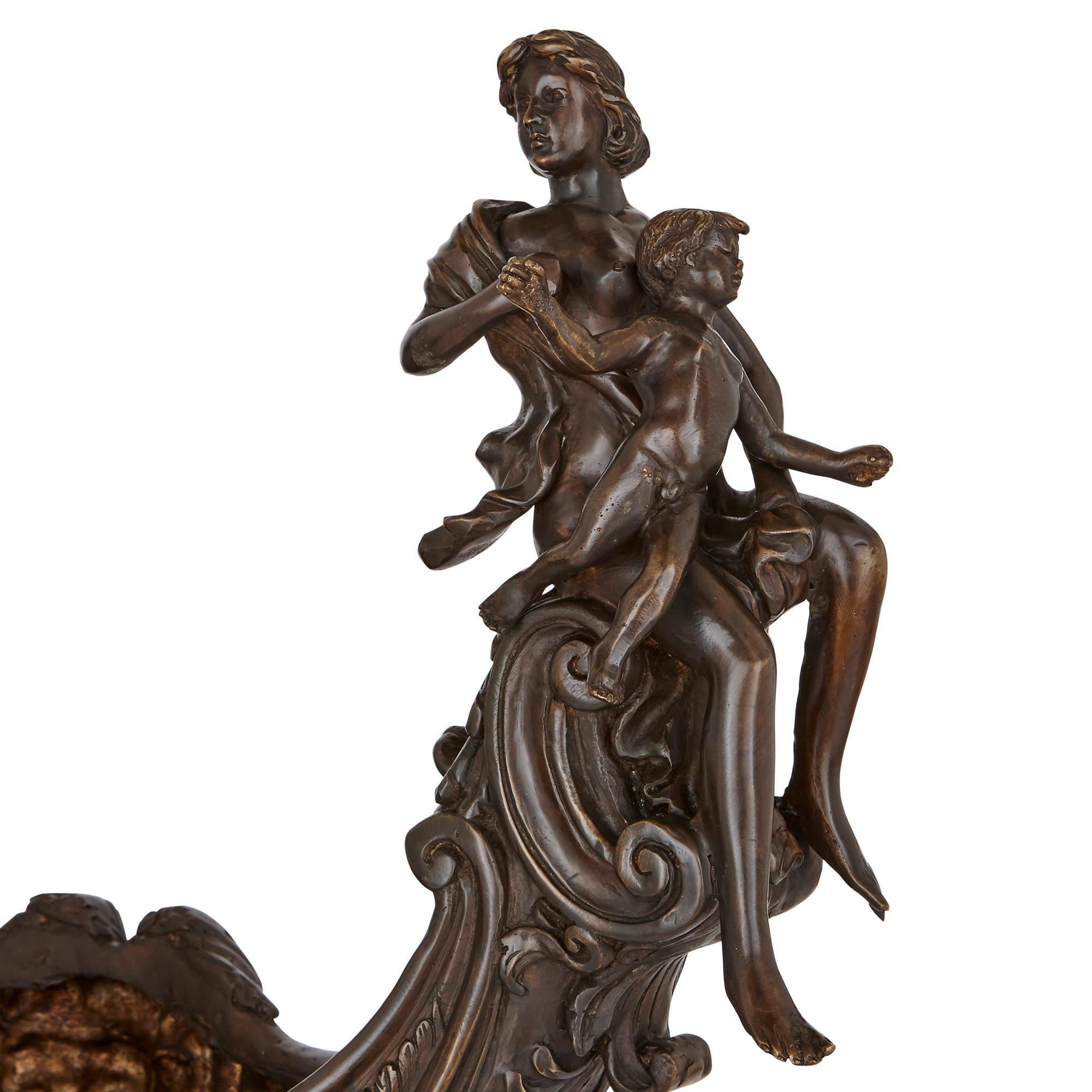 Zwei große bronzierte Metallgarnituren im Renaissance-Stil (Bronziert) im Angebot