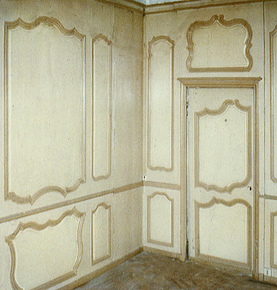 Painted Two Large Rooms of French Louis XV 18th Century Wall Paneling  For Sale