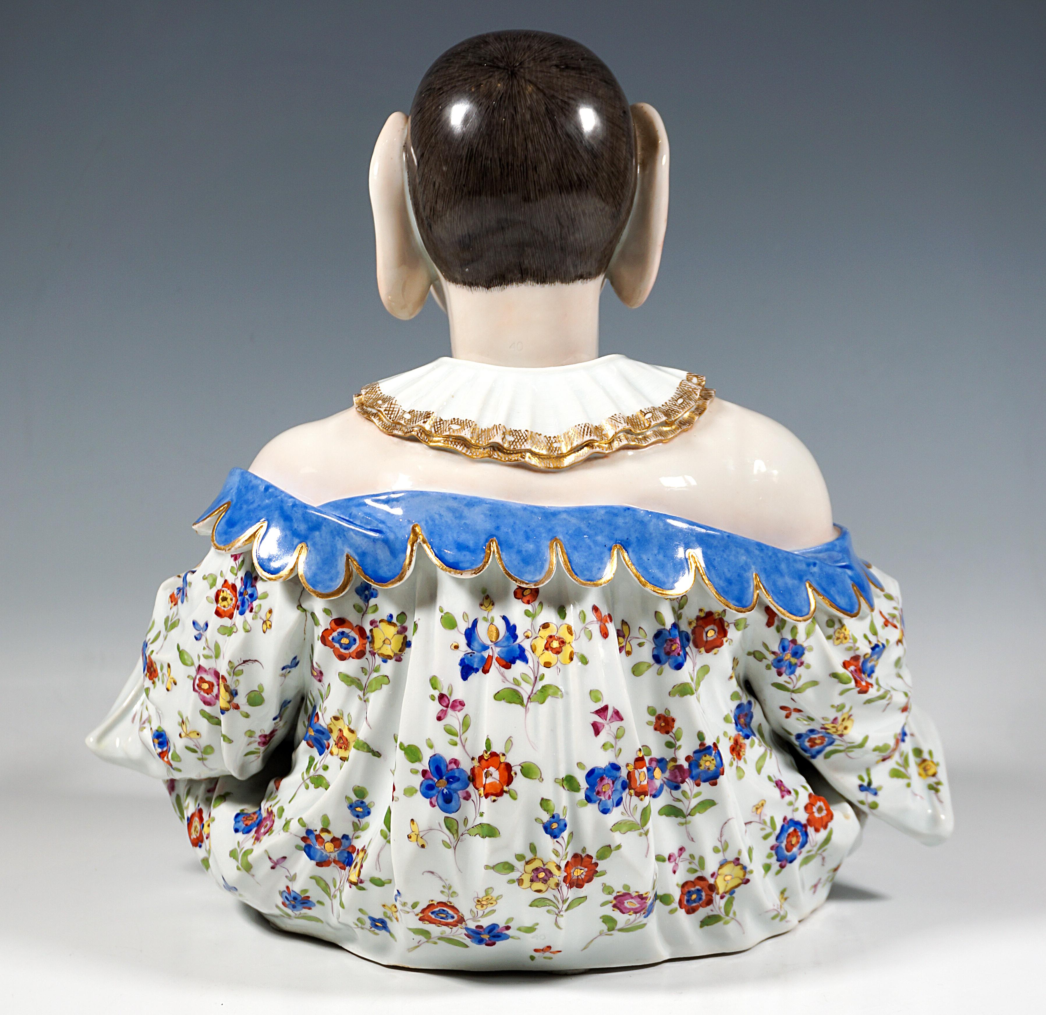 Two Large Seated Meissen Porcelain Wiggling Pagodas, By J.J. Kaendler, Ca 1840 For Sale 5
