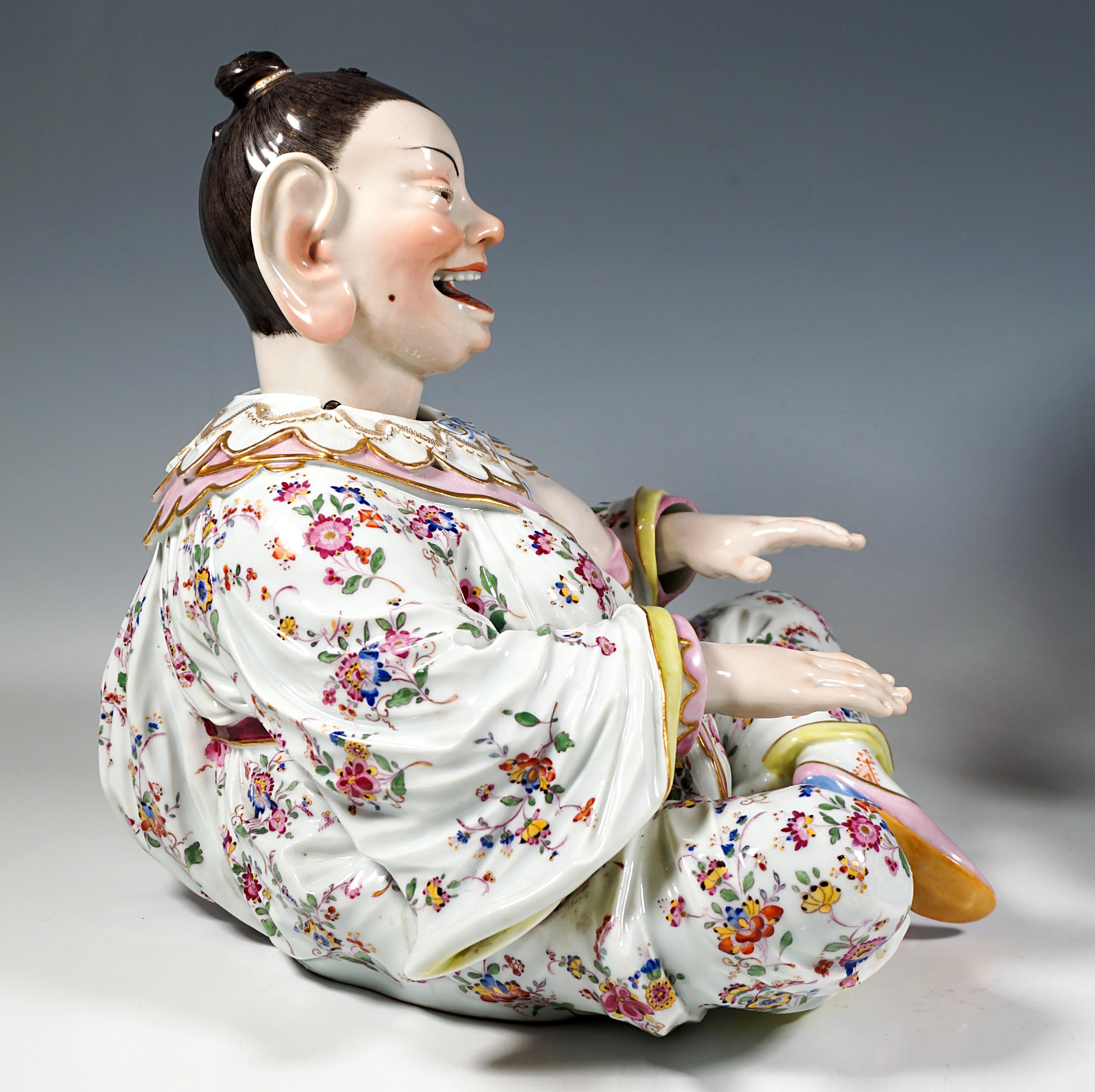 German Two Large Seated Meissen Porcelain Wiggling Pagodas, By J.J. Kaendler, Ca 1840 For Sale