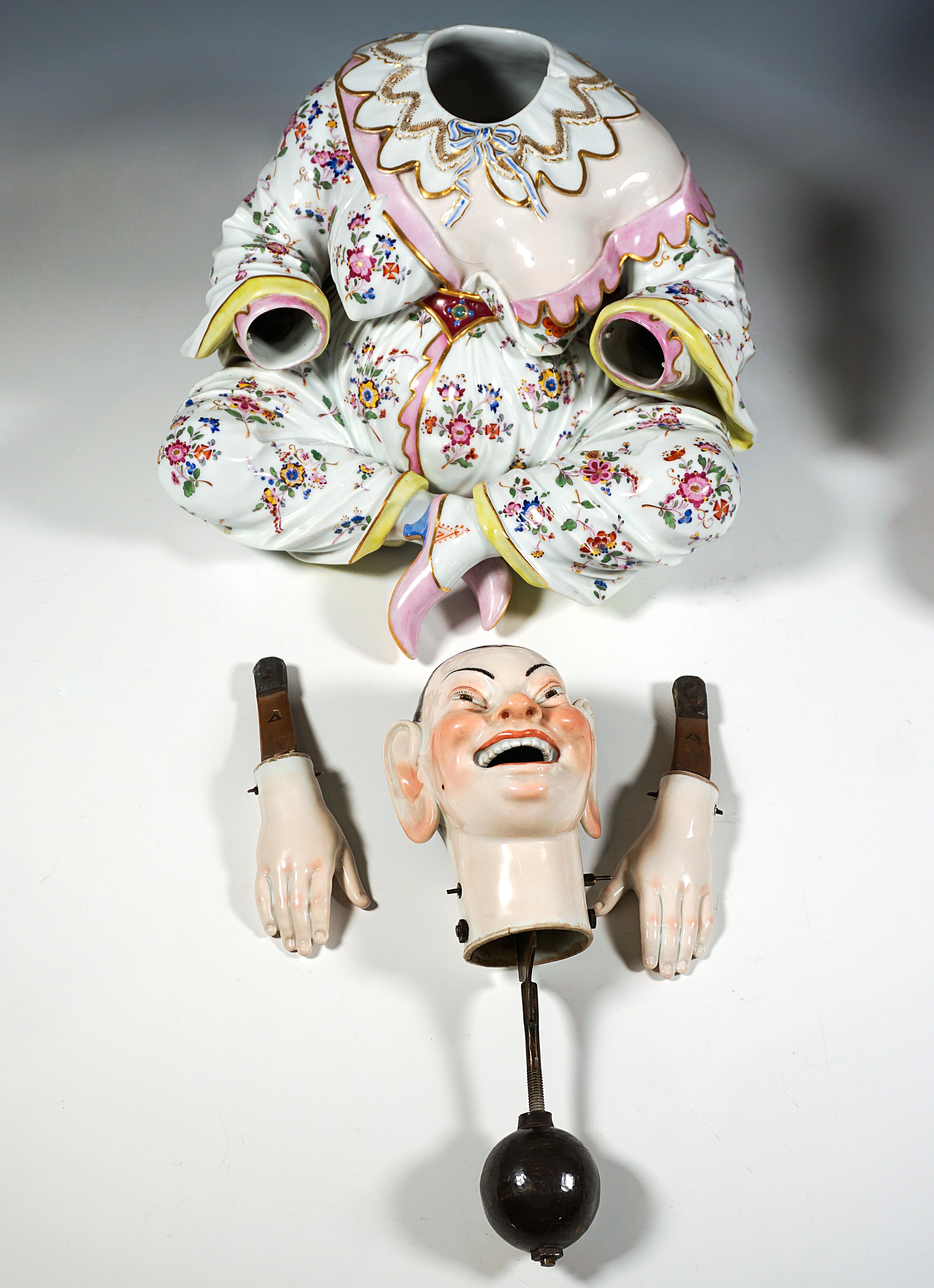 Mid-19th Century Two Large Seated Meissen Porcelain Wiggling Pagodas, By J.J. Kaendler, Ca 1840 For Sale