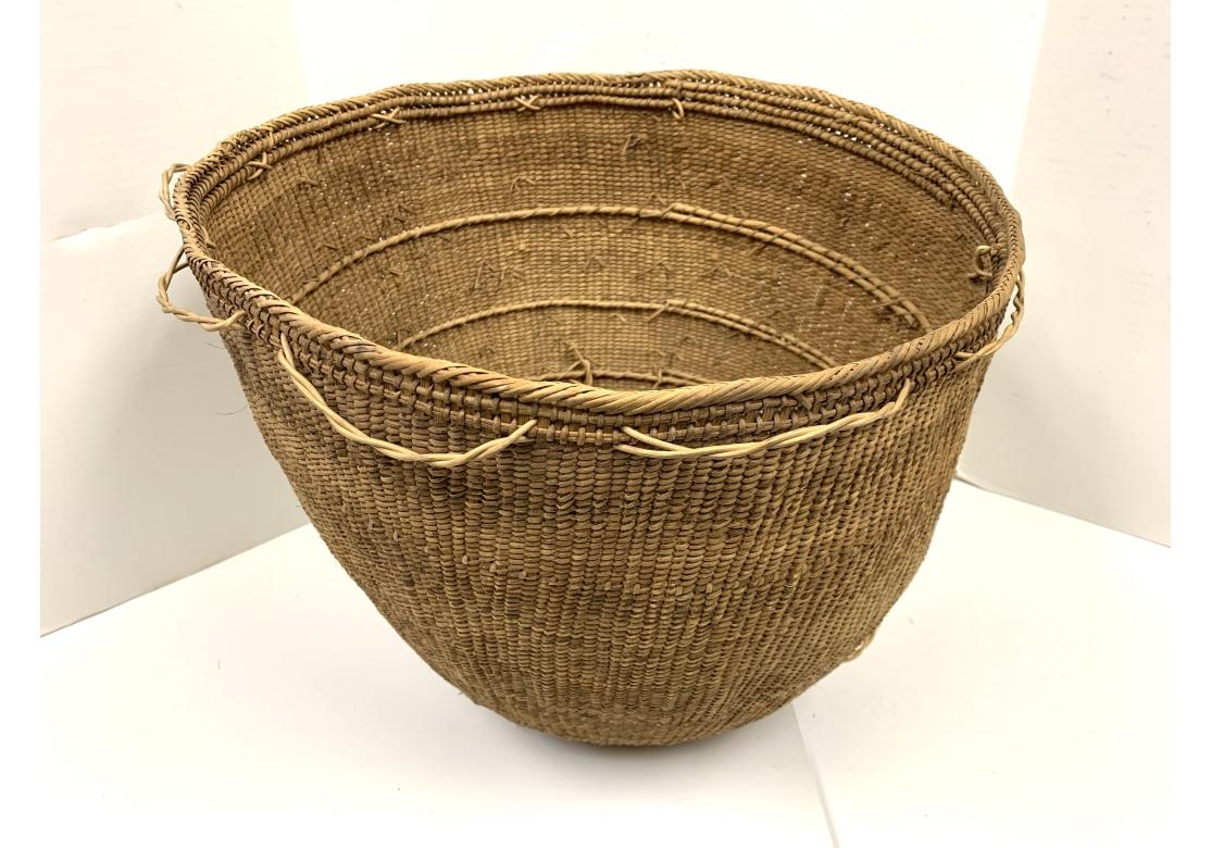 Two Large South American Yanomami Gathering Baskets For Sale 2