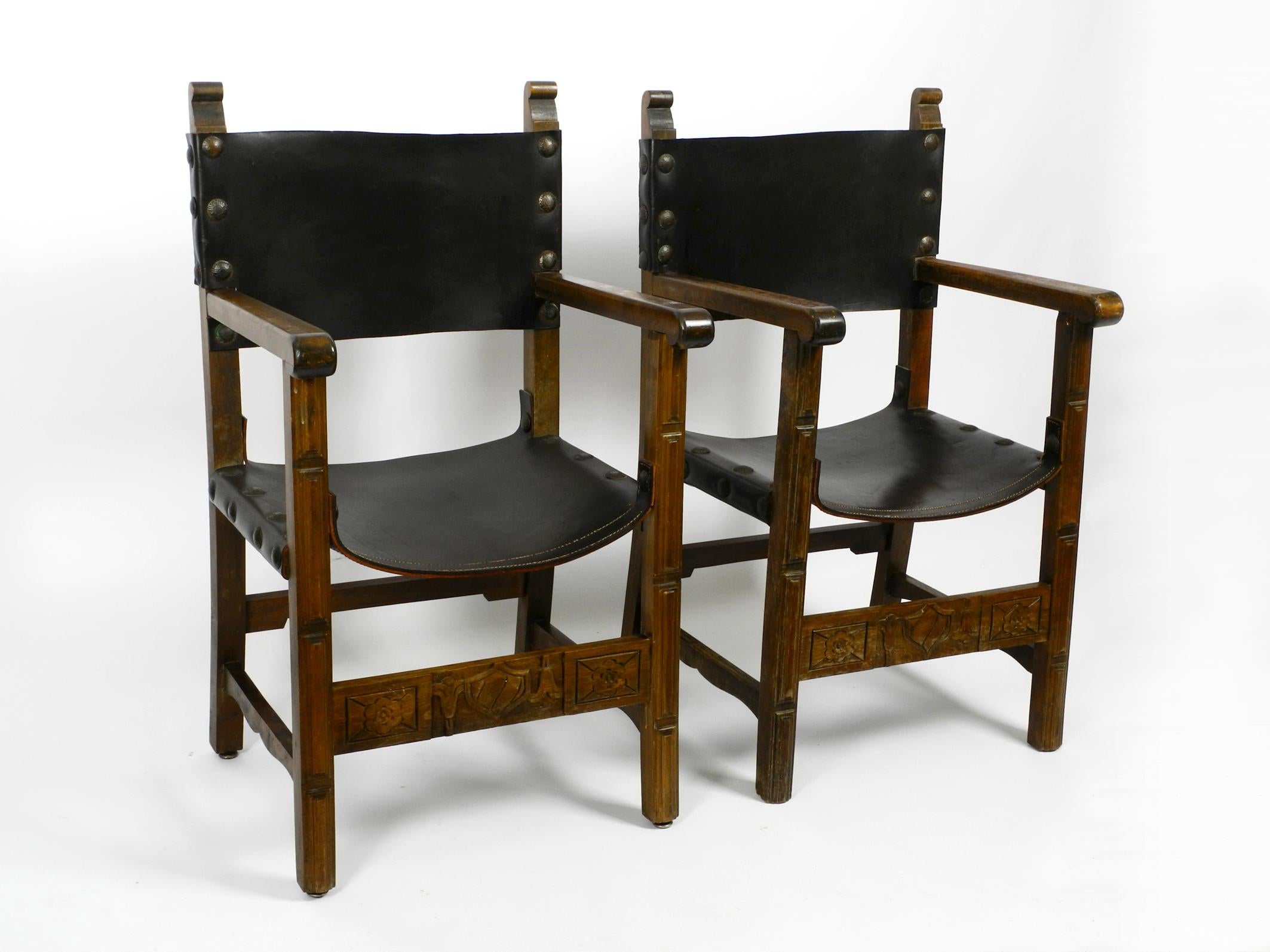 Two Large Spanish 1930s Knights Armchairs Made of Solid Wood and Core Leather In Good Condition In München, DE