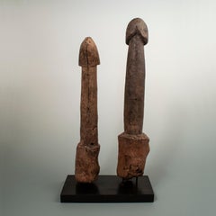 Zwei Holzbeinba-Phalluses aus dem späten 19. bis frühen 20. Jahrhundert, Fon-Volkes, Westafrika