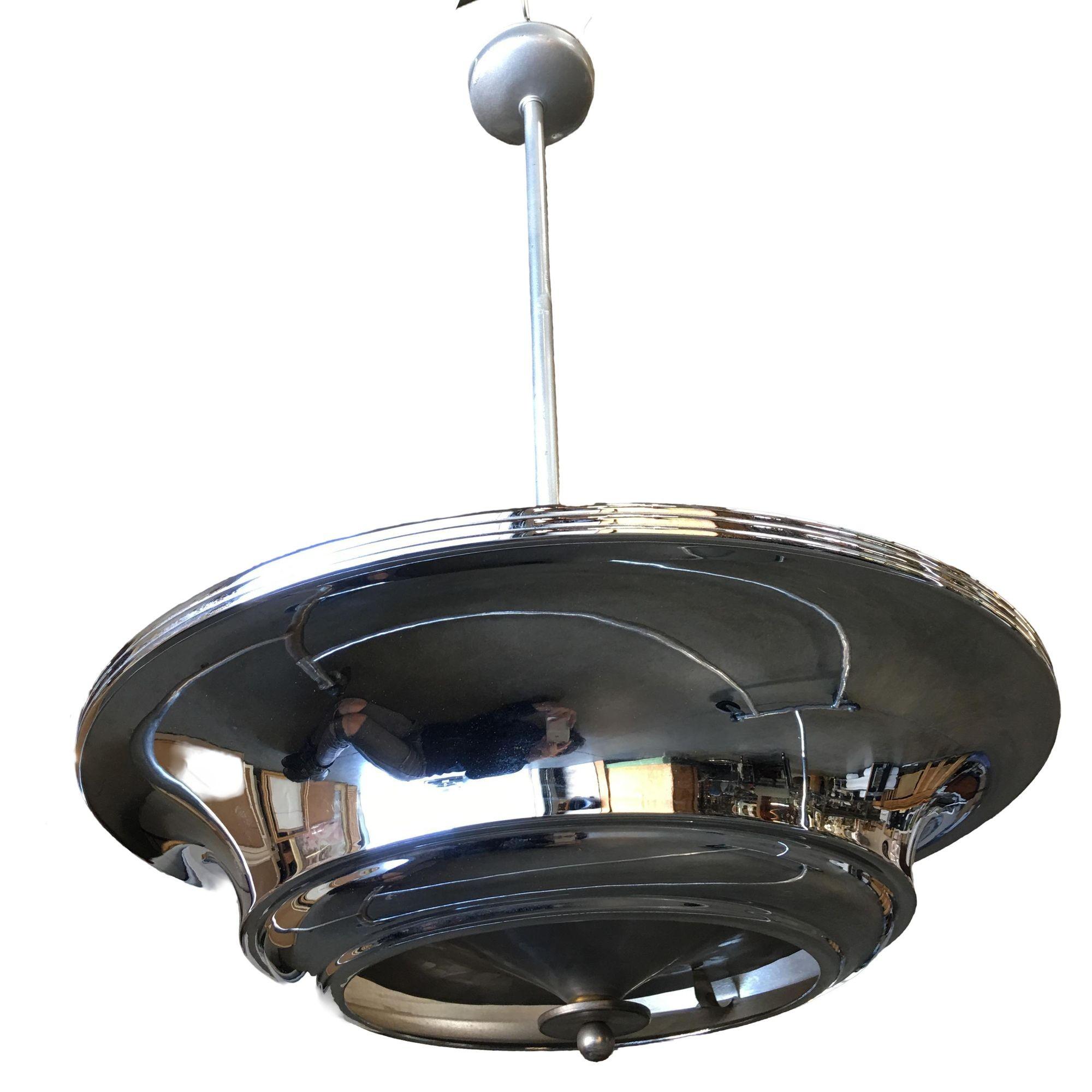 Zweischichtige Chrom Art Deco Untertasse-Decken-Pendelleuchte, 8 verfügbar (Art déco) im Angebot