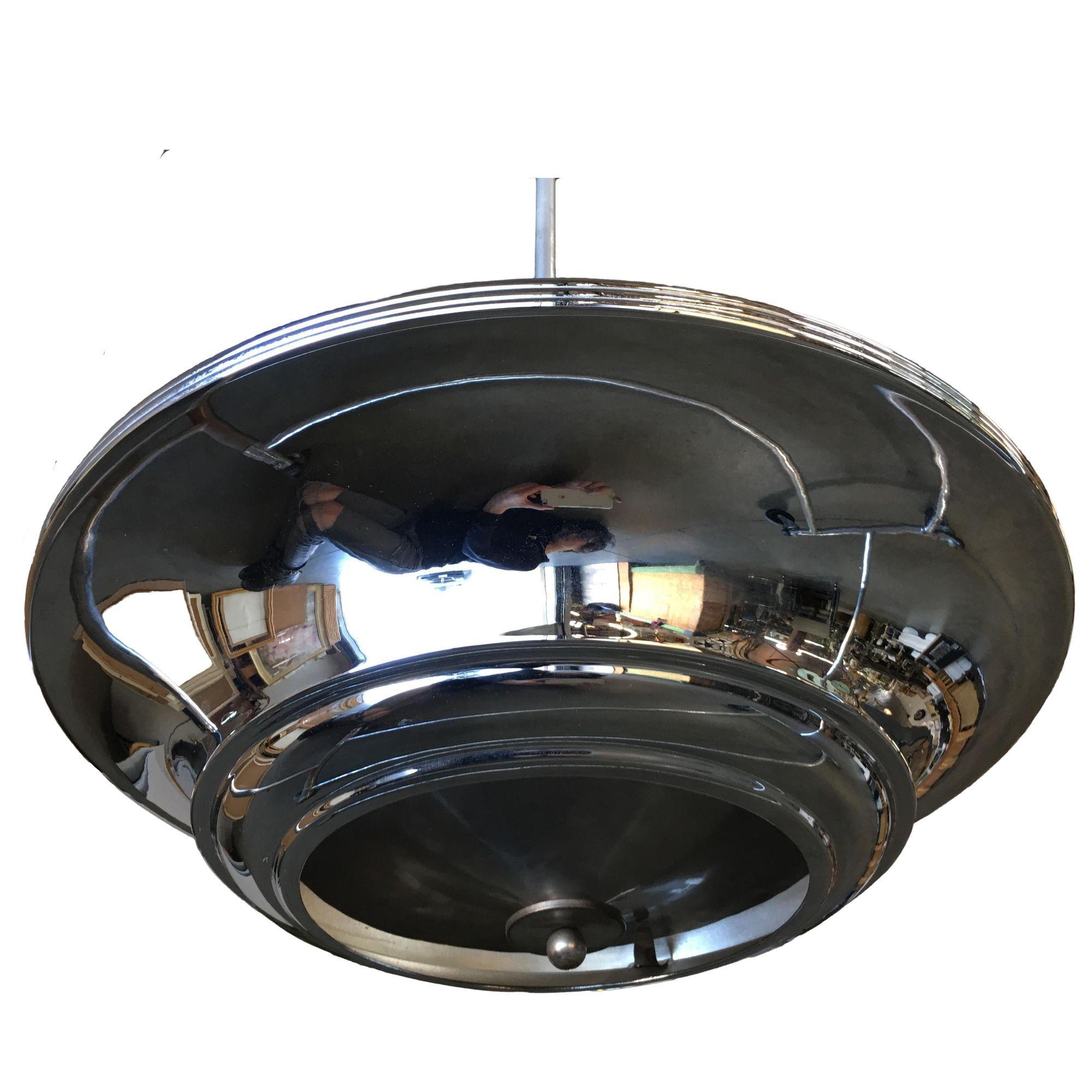 Zweischichtige Chrom Art Deco Untertasse-Decken-Pendelleuchte, 8 verfügbar (Mitte des 20. Jahrhunderts) im Angebot
