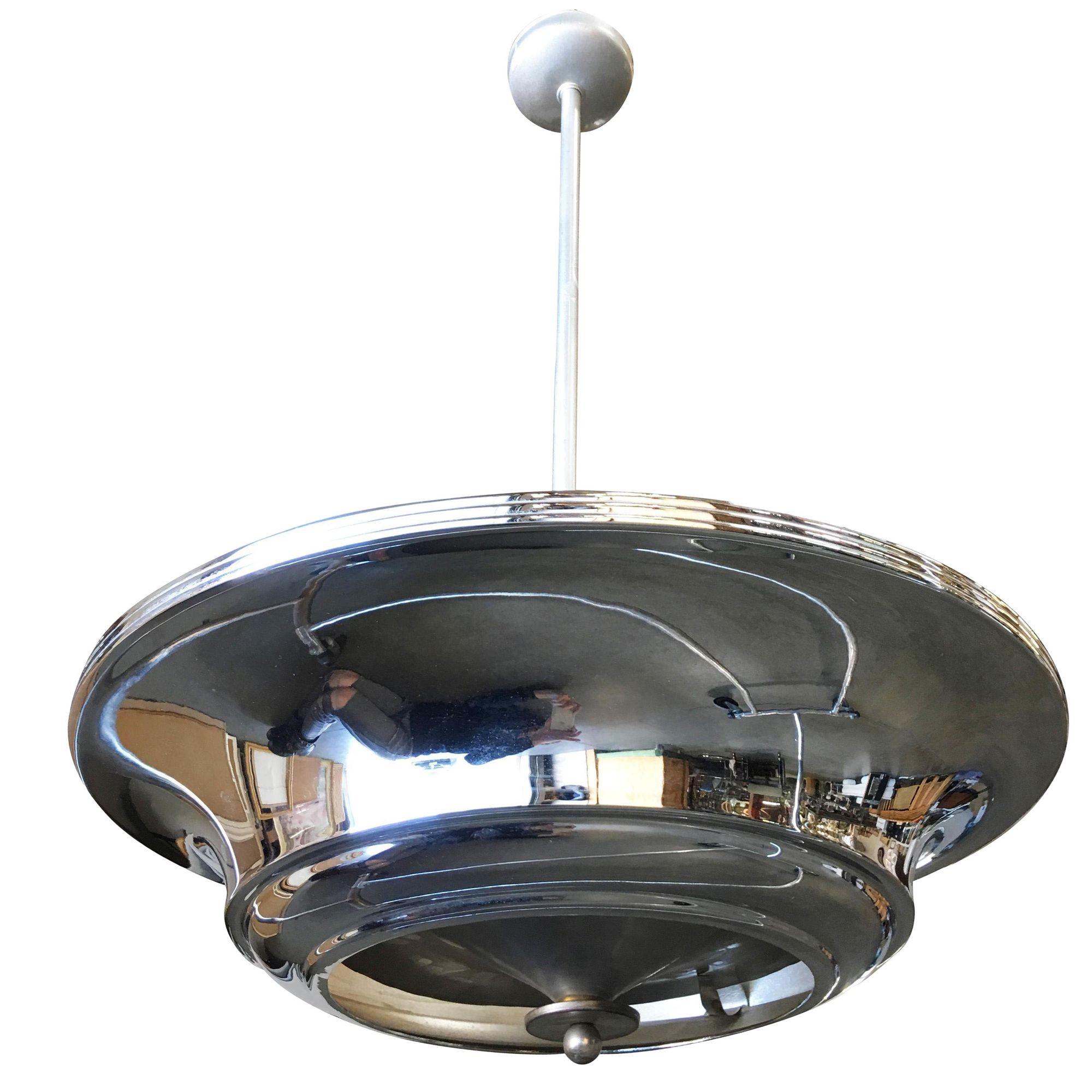 Zweischichtige Chrom Art Deco Untertasse-Decken-Pendelleuchte, 8 verfügbar (amerikanisch) im Angebot