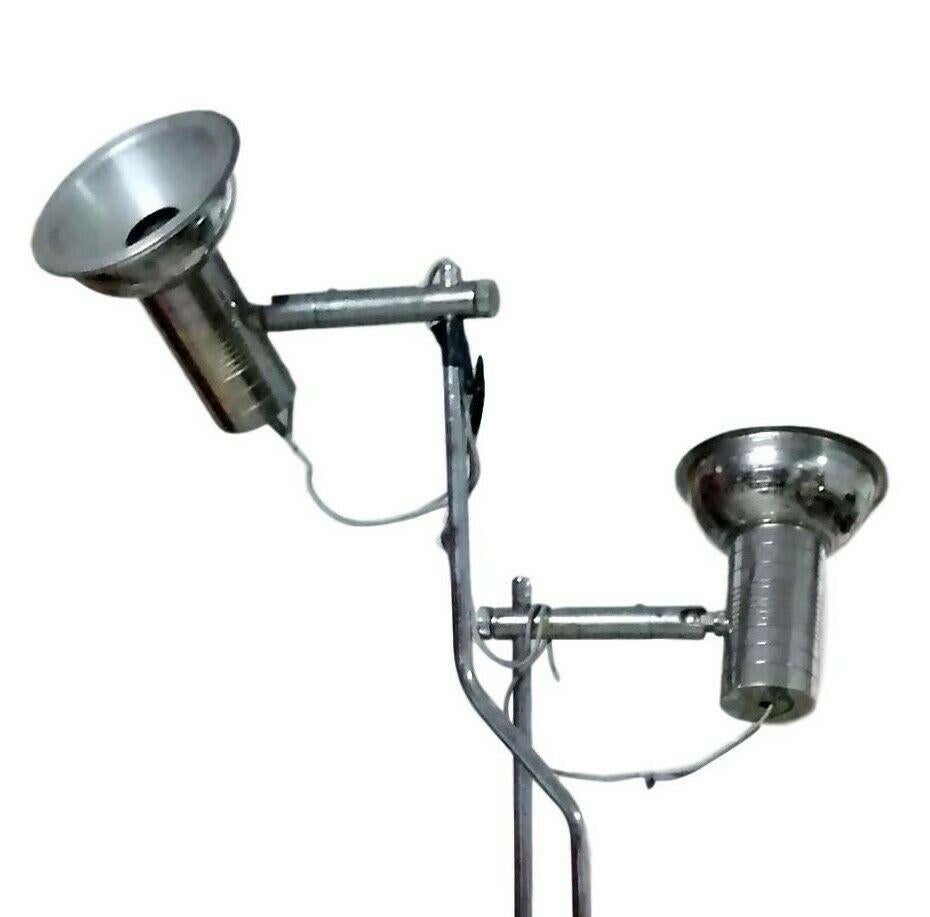 Lampada da terra a due luci in acciaio e marmo nero, anni '70 in vendita 1
