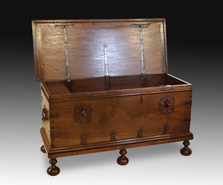 Spanish Two Locks Chest, Walnut, Wrought Iron, Castille, Spain, 17th Century For Sale