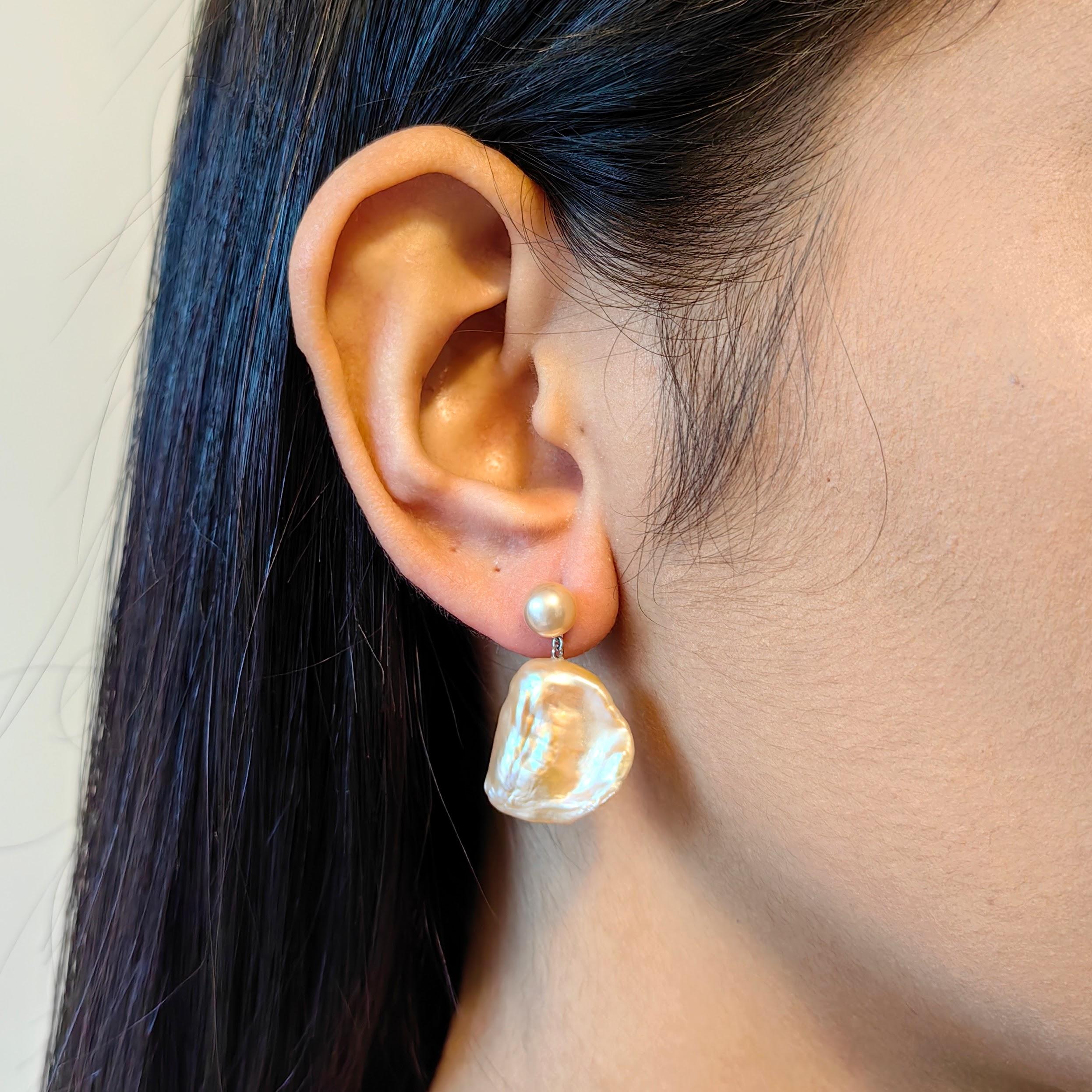 Orecchini con perla champagne e perla Keshi in oro bianco 18K in vendita 6