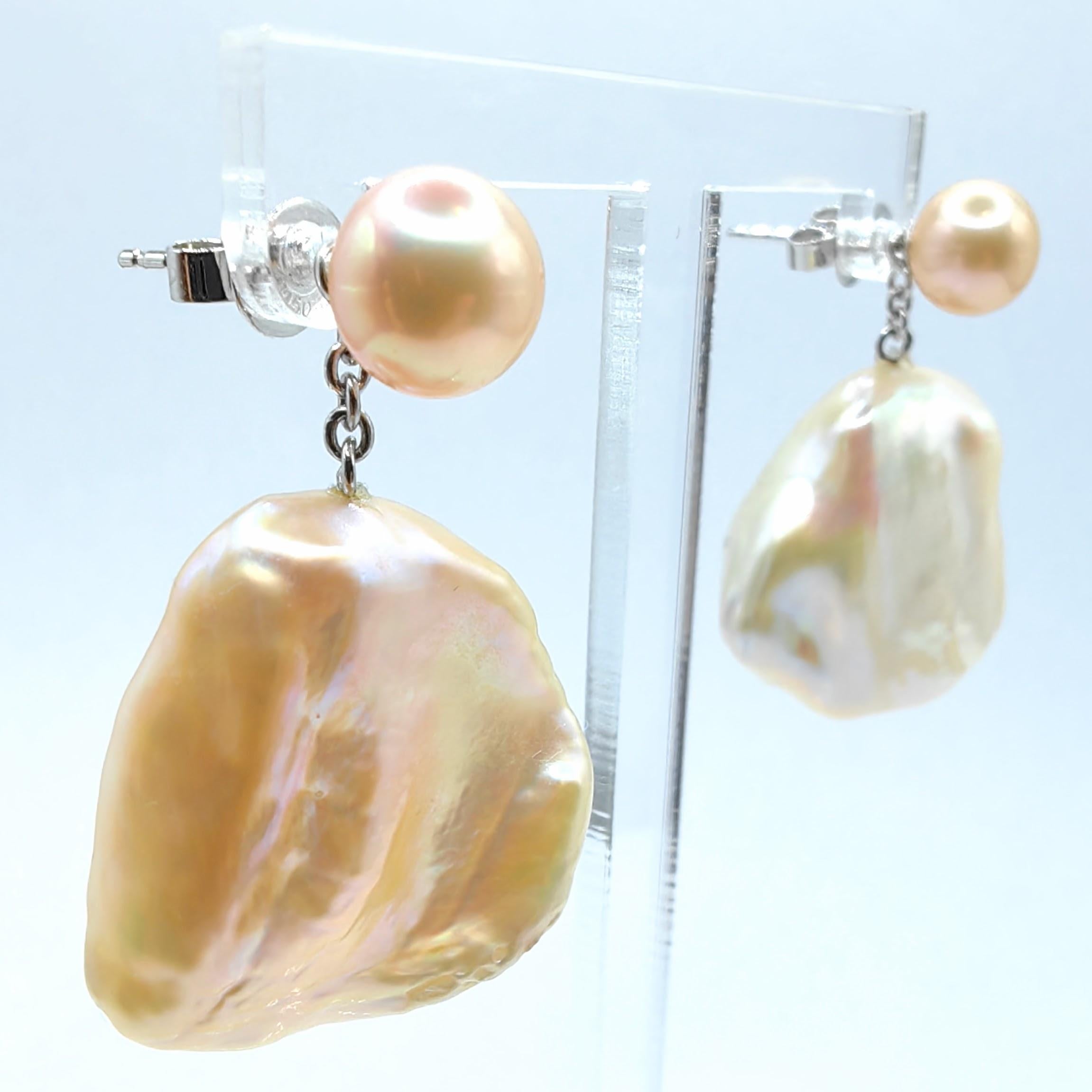 Contemporaneo Orecchini con perla champagne e perla Keshi in oro bianco 18K in vendita