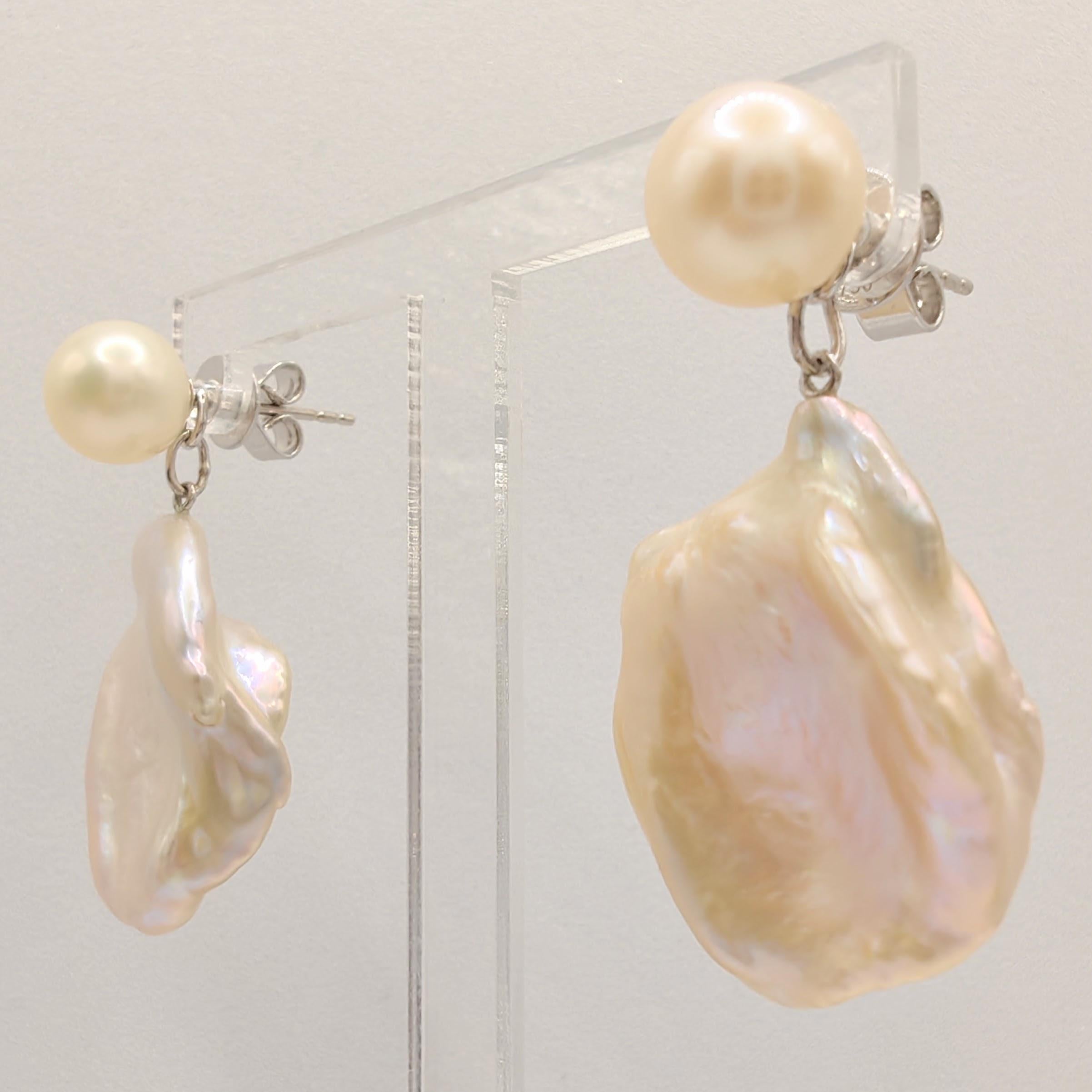 Contemporary Two-look White Pink Peach Pearl Stud & Keshi Pearl 18K White Gold Drop Earrings For Sale