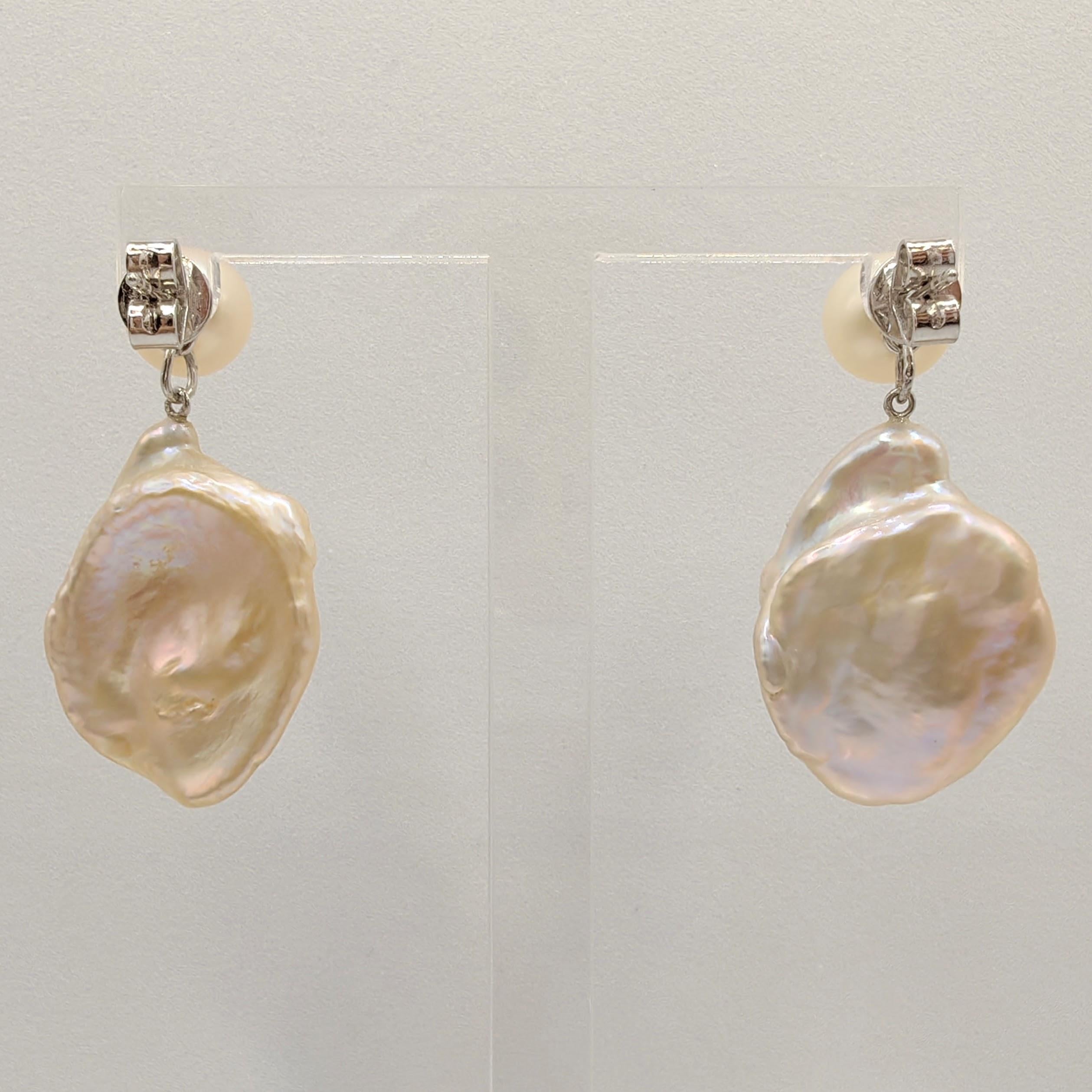 Two-look White Pink Peach Pearl Stud & Keshi Pearl 18K White Gold Drop Earrings In New Condition For Sale In Wan Chai District, HK