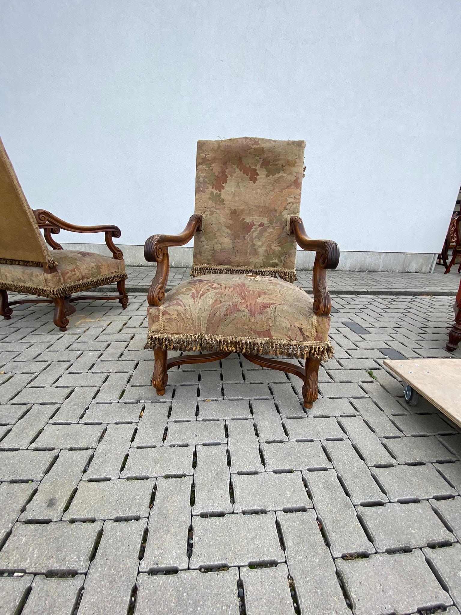 Deux fauteuils de style Louis XIII, vers 1900 en vente 2