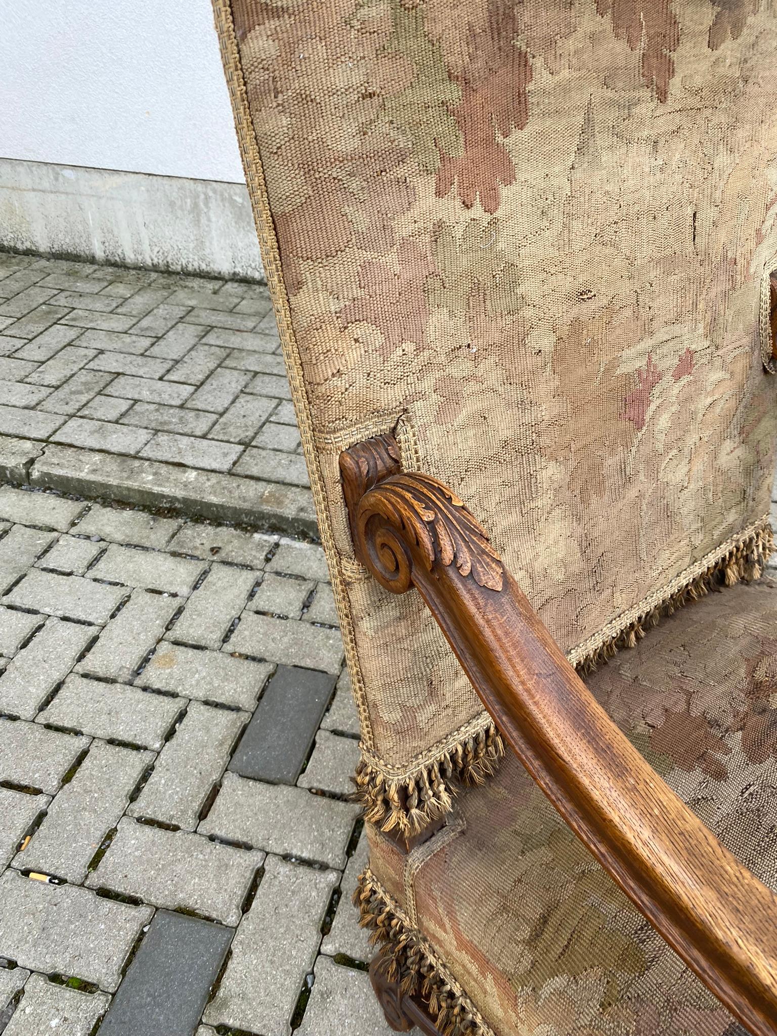 Deux fauteuils de style Louis XIII, vers 1900 en vente 3